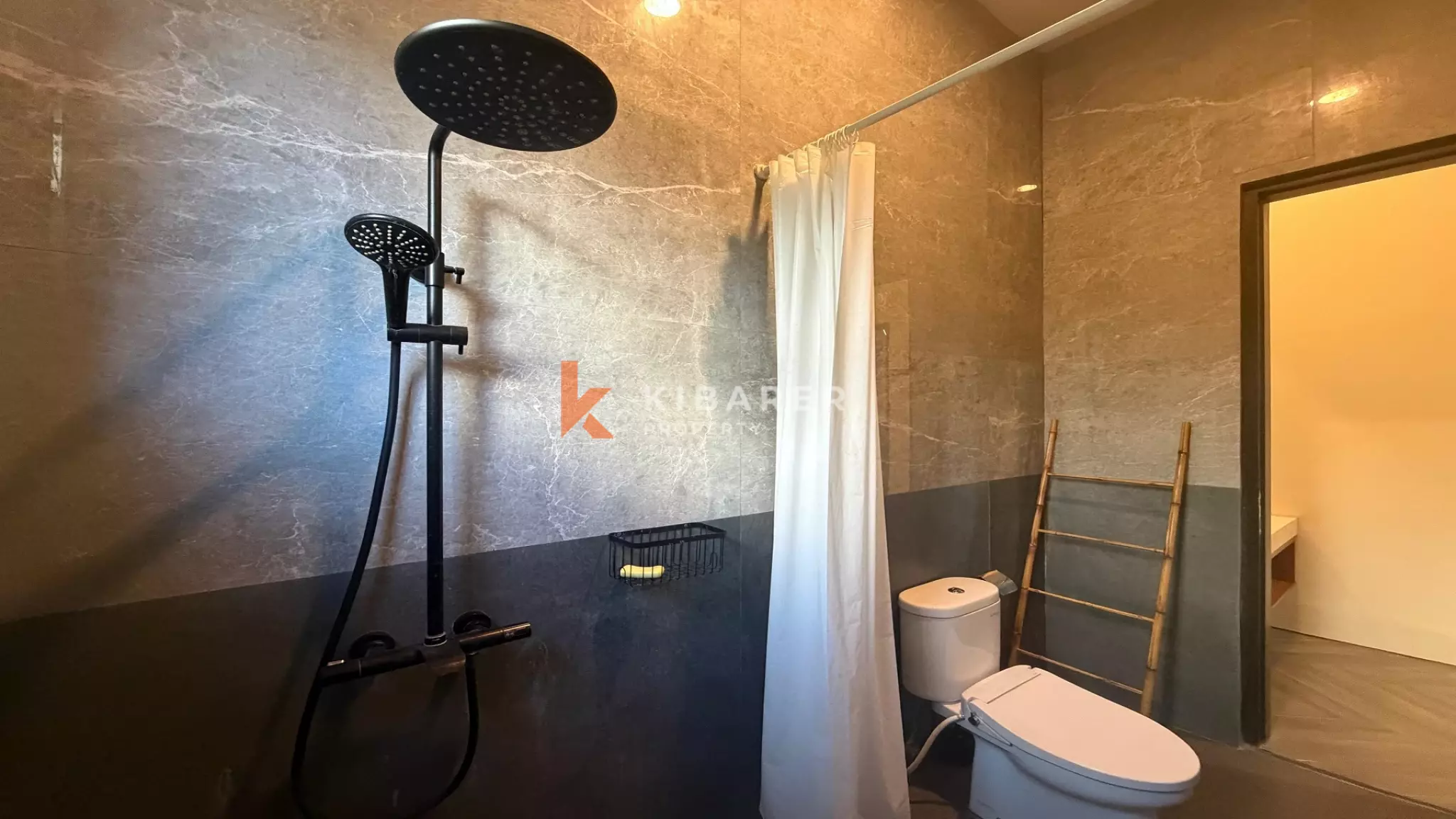 Luxury Four-Storey Six-Bedrooms Villa with City, Sea & Airport View in Jimbaran