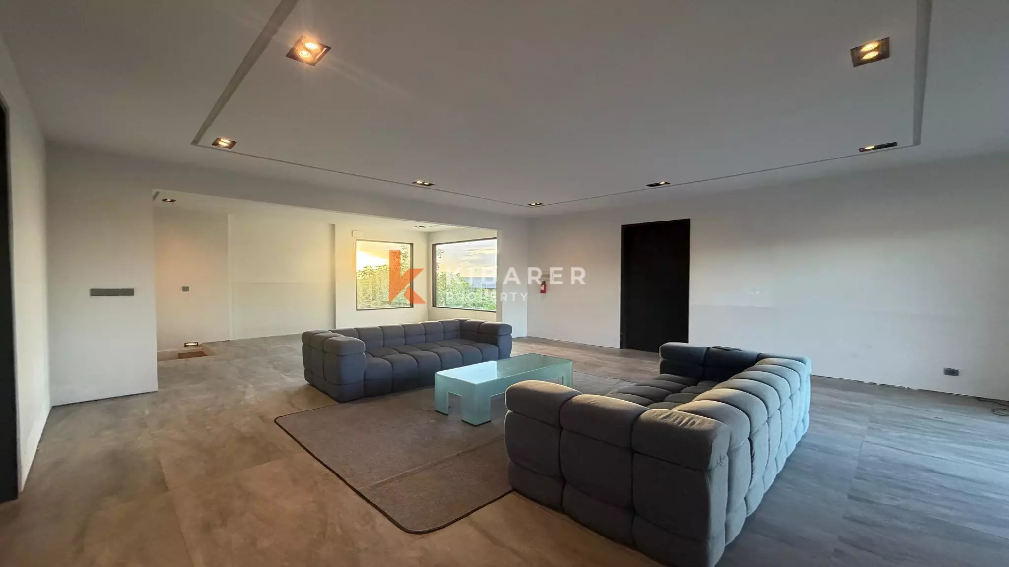 Luxury Four-Storey Six-Bedrooms Villa with City, Sea & Airport View in Jimbaran