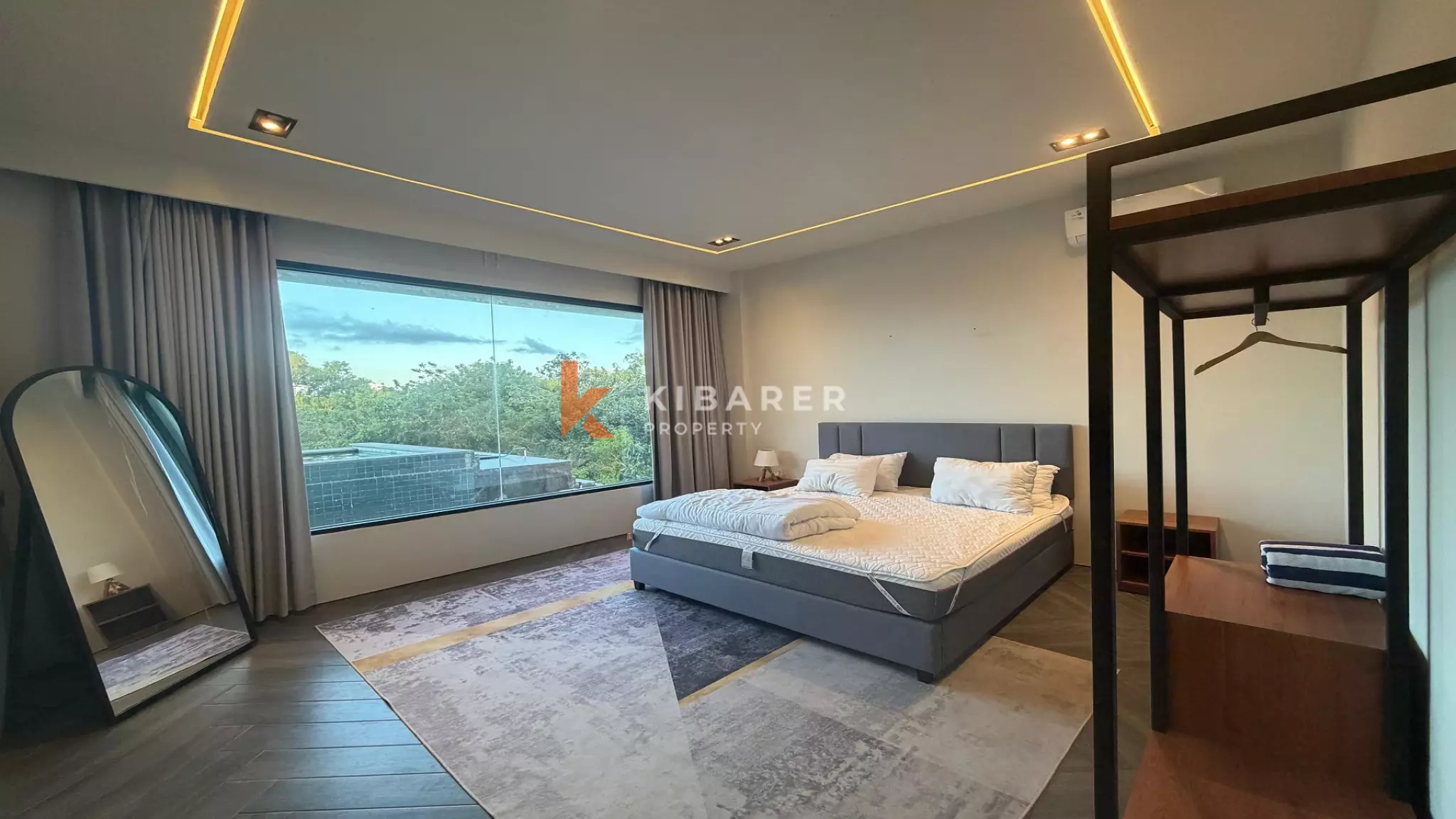 Luxury Four-Storey Six-Bedrooms Villa with City, Sea & Airport View in Jimbaran