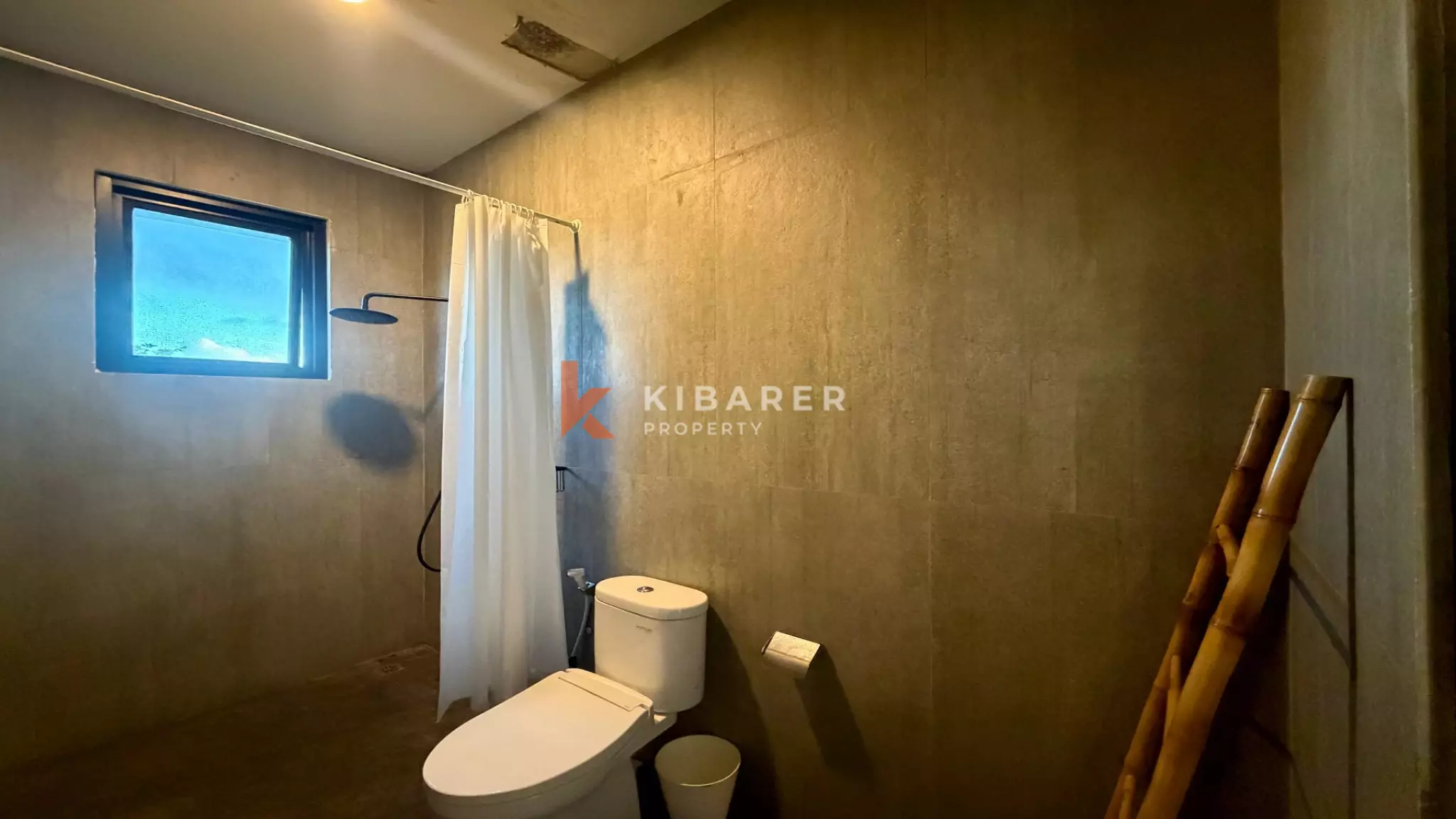 Luxury Four-Storey Six-Bedrooms Villa with City, Sea & Airport View in Jimbaran