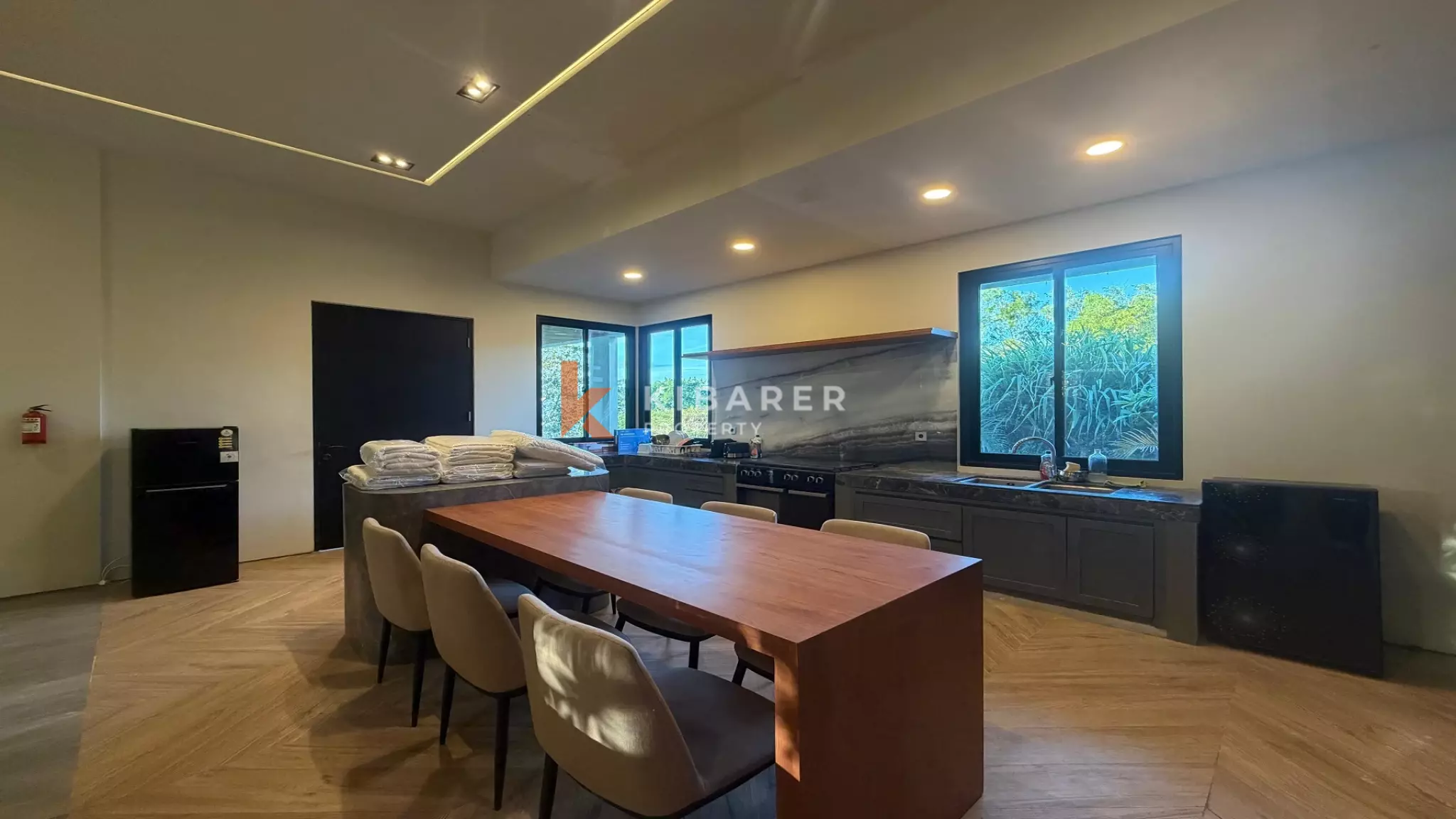 Luxury Four-Storey Six-Bedrooms Villa with City, Sea & Airport View in Jimbaran