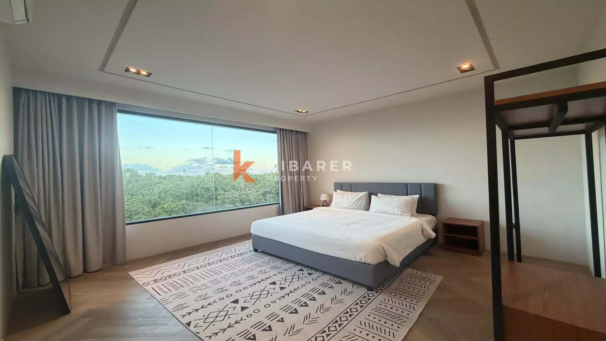 Luxury Four-Storey Six-Bedrooms Villa with City, Sea & Airport View in Jimbaran