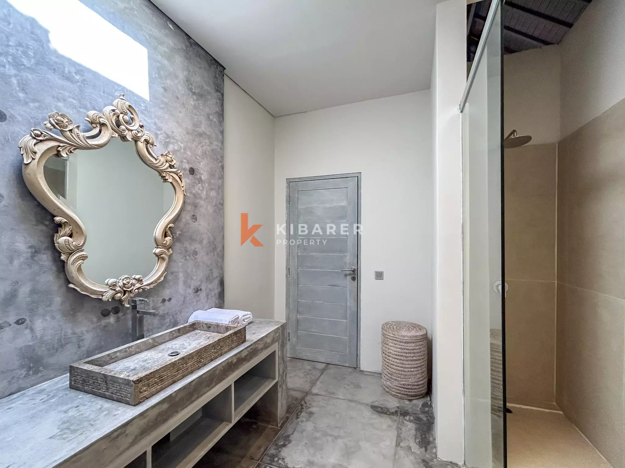 Charming Three-Bedroom Tropical Villa with Garden and Private Pool in Berawa