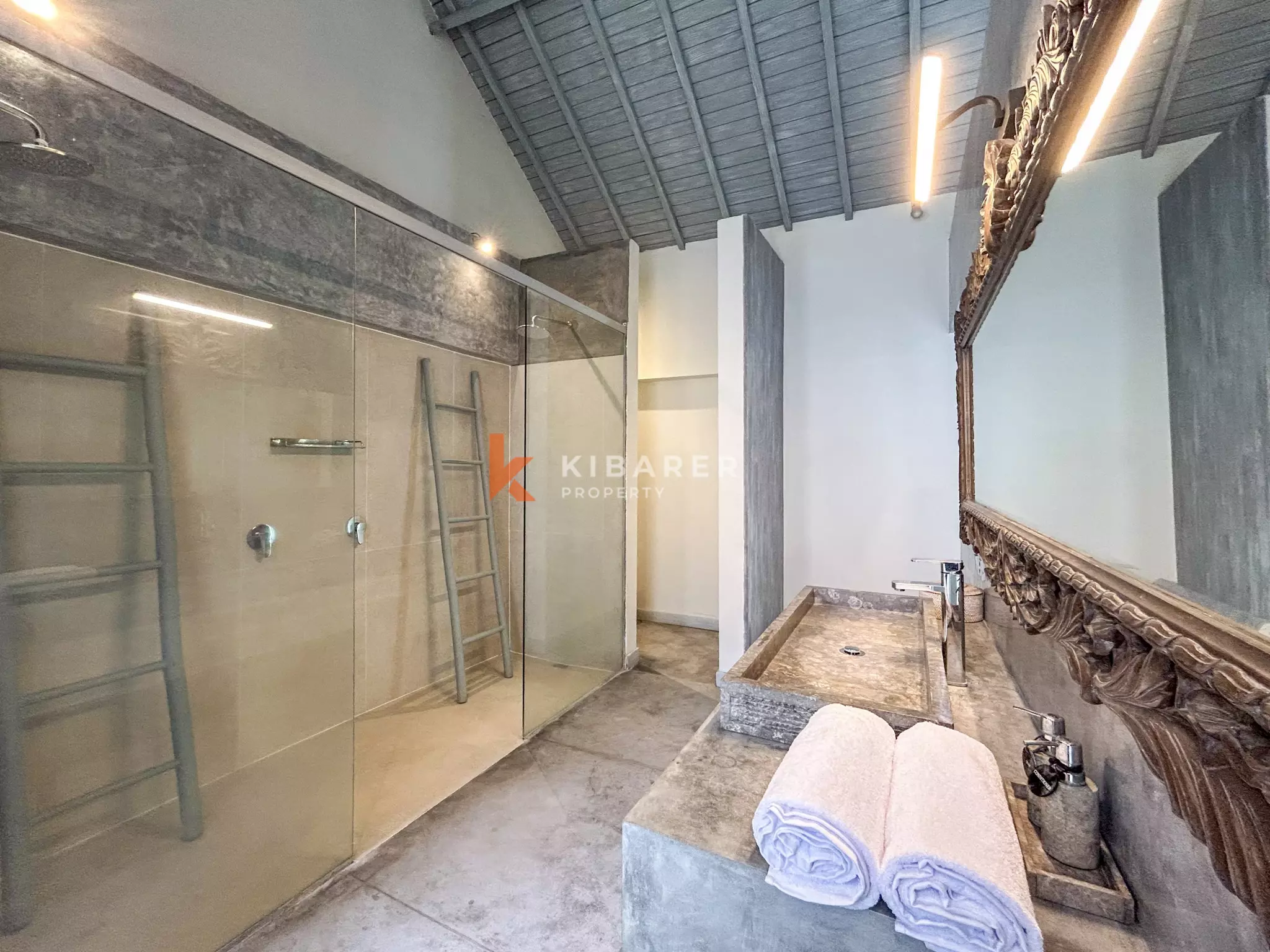 Charming Three-Bedroom Tropical Villa with Garden and Private Pool in Berawa