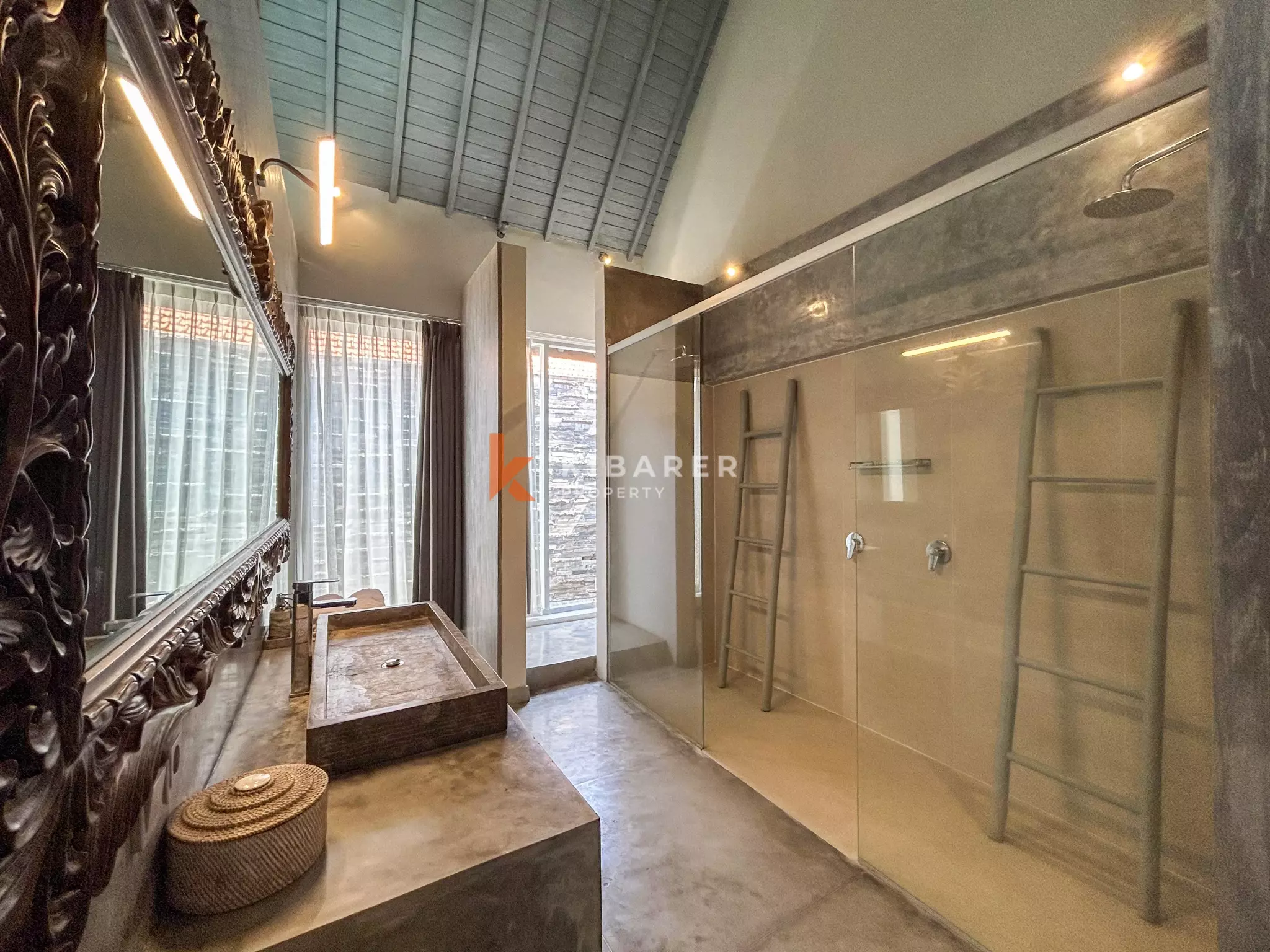 Charming Three-Bedroom Tropical Villa with Garden and Private Pool in Berawa