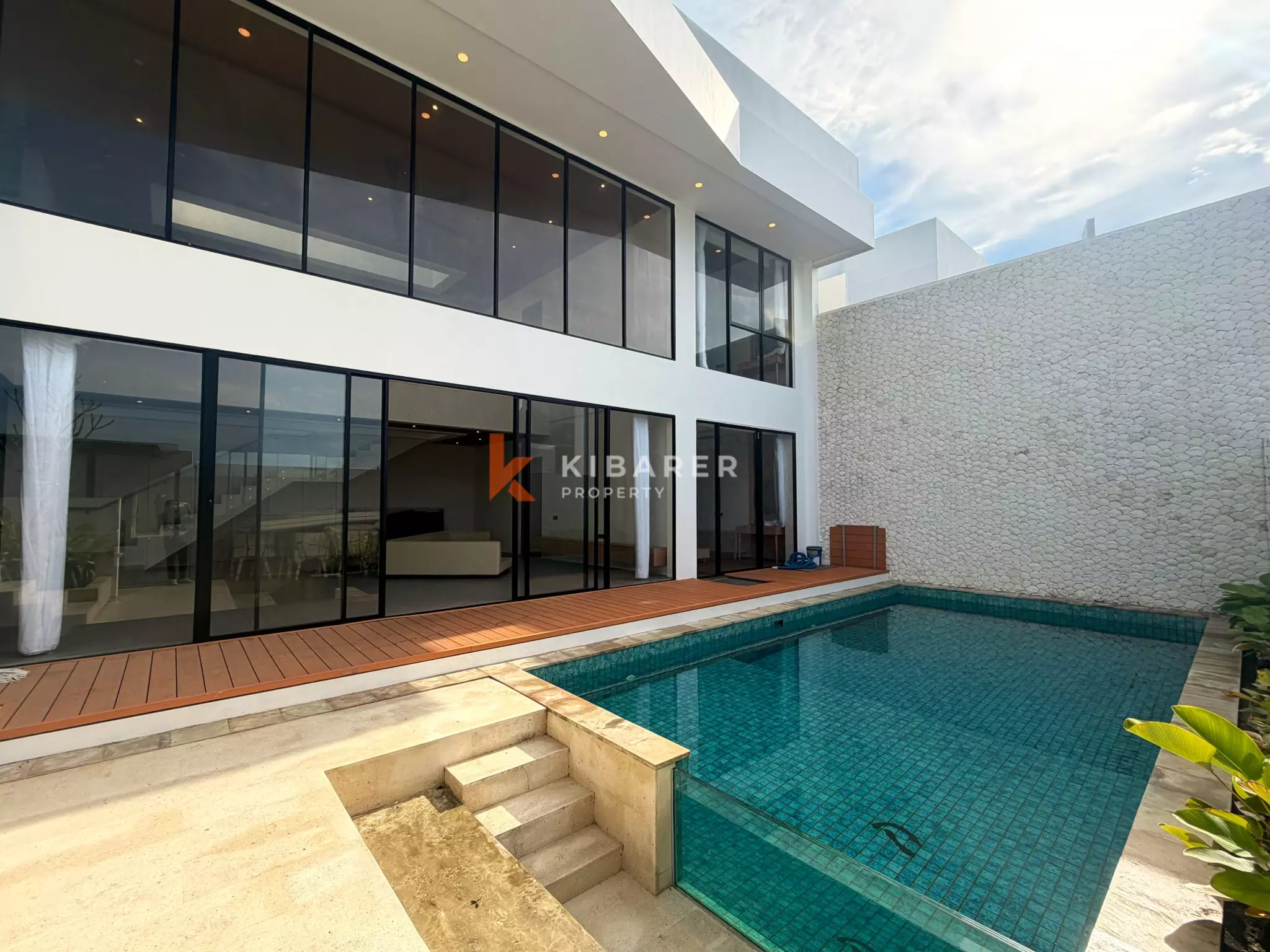 Luxury Family Three-Bedrooms Villa with Sunken Lounge in Ungasan