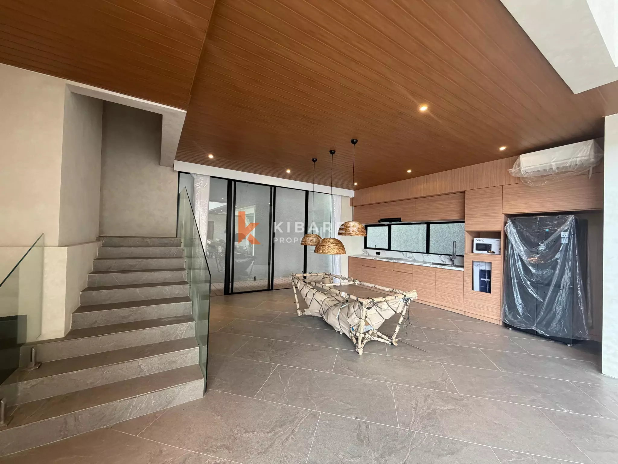 Luxury Family Three-Bedrooms Villa with Sunken Lounge in Ungasan
