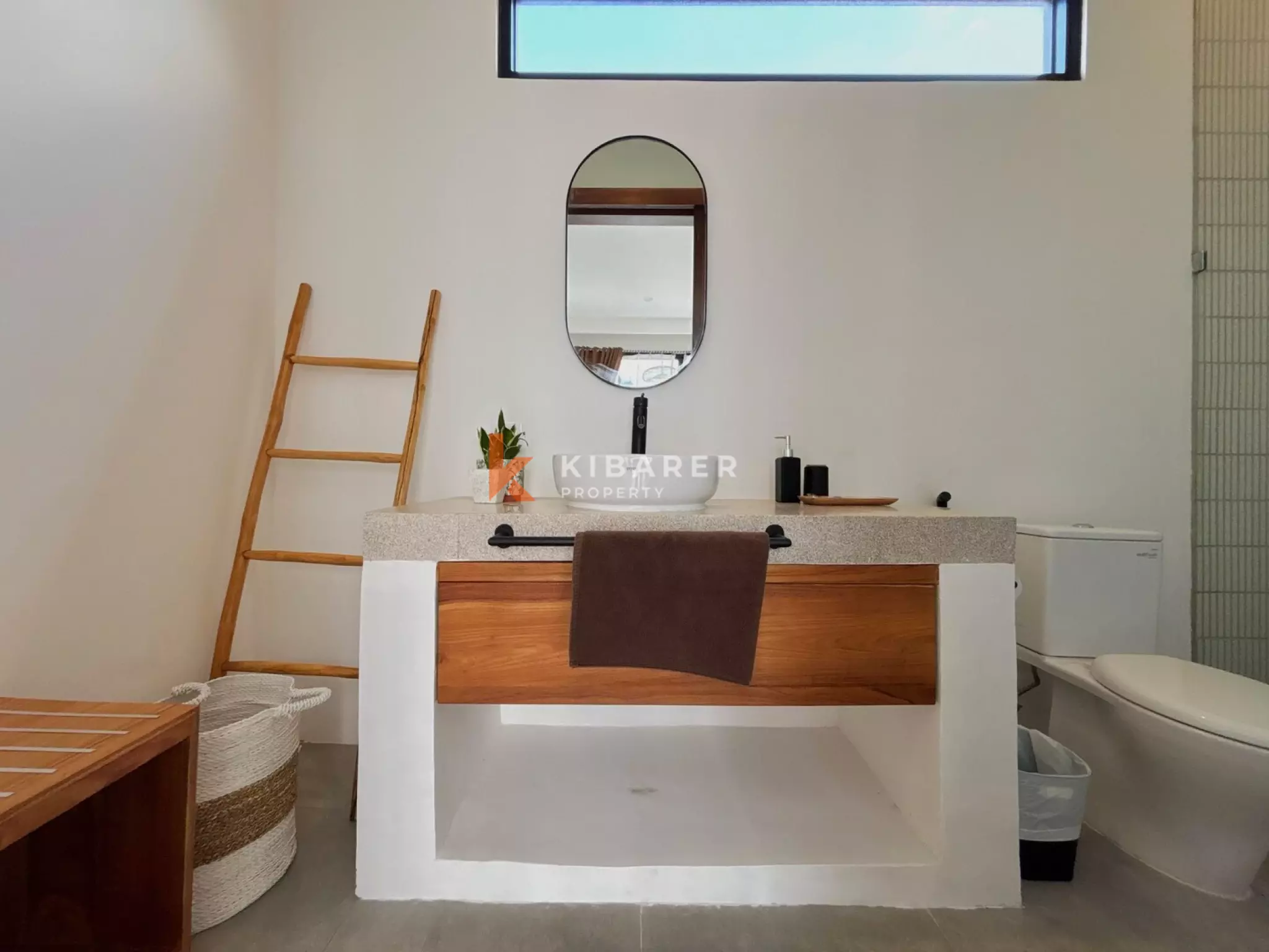 Villa Desain Modern Tiga Kamar Tidur dengan Kenyamanan dan Gaya di Canggu