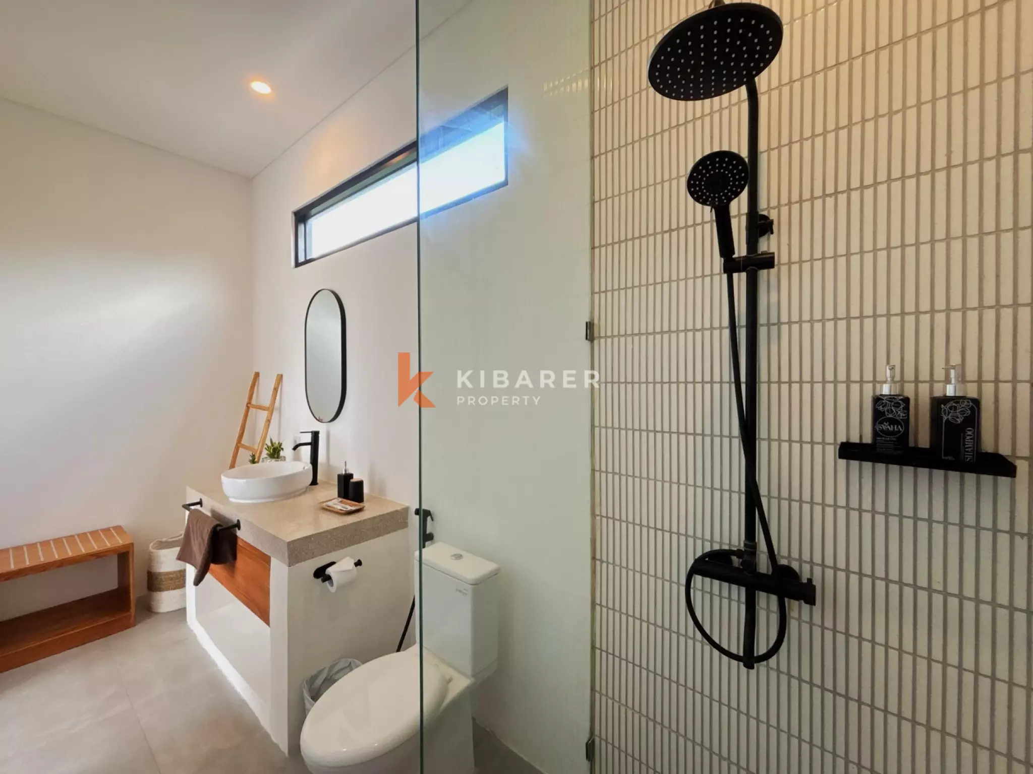Villa Desain Modern Tiga Kamar Tidur dengan Kenyamanan dan Gaya di Canggu