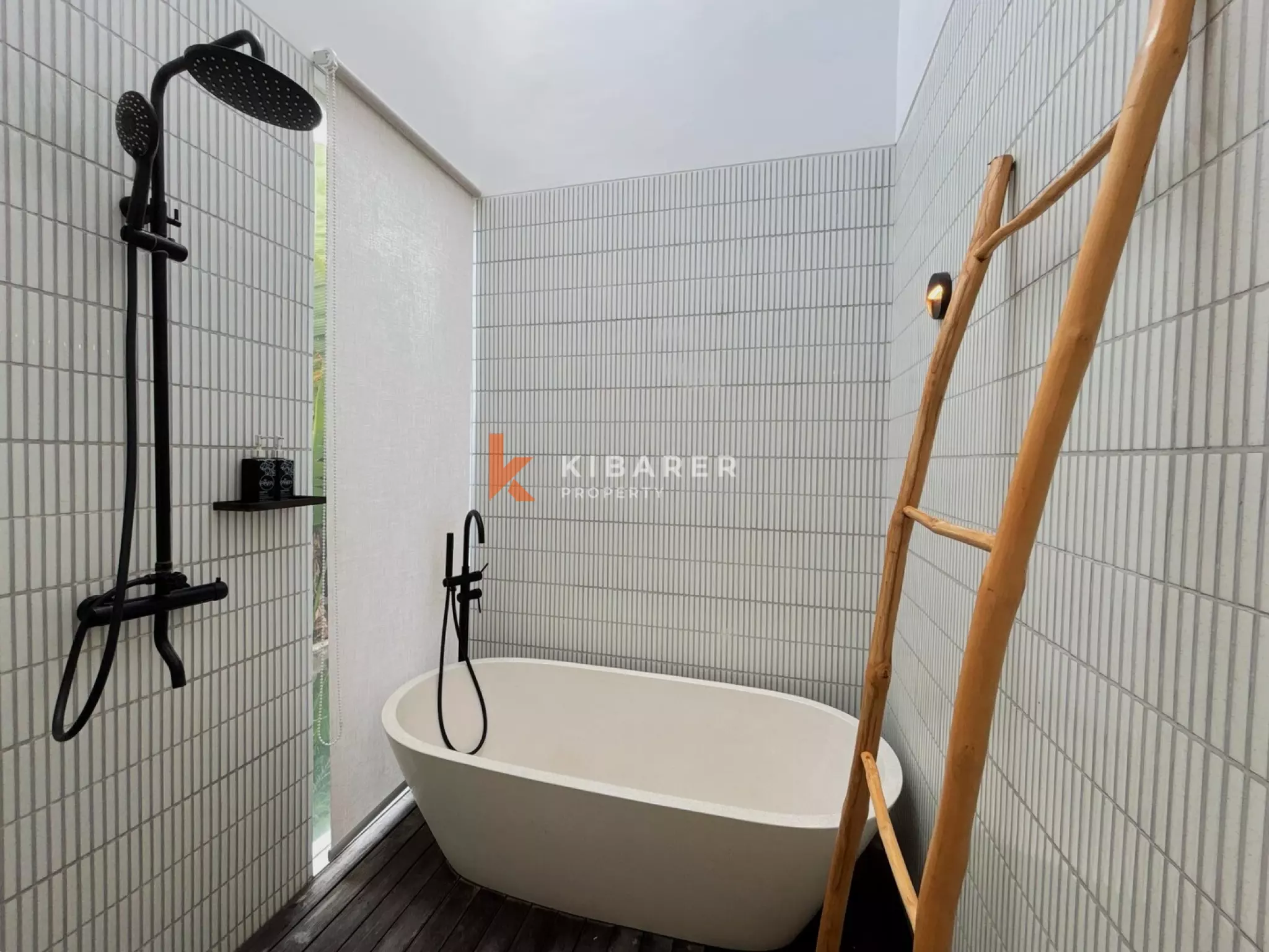 Villa Desain Modern Tiga Kamar Tidur dengan Kenyamanan dan Gaya di Canggu