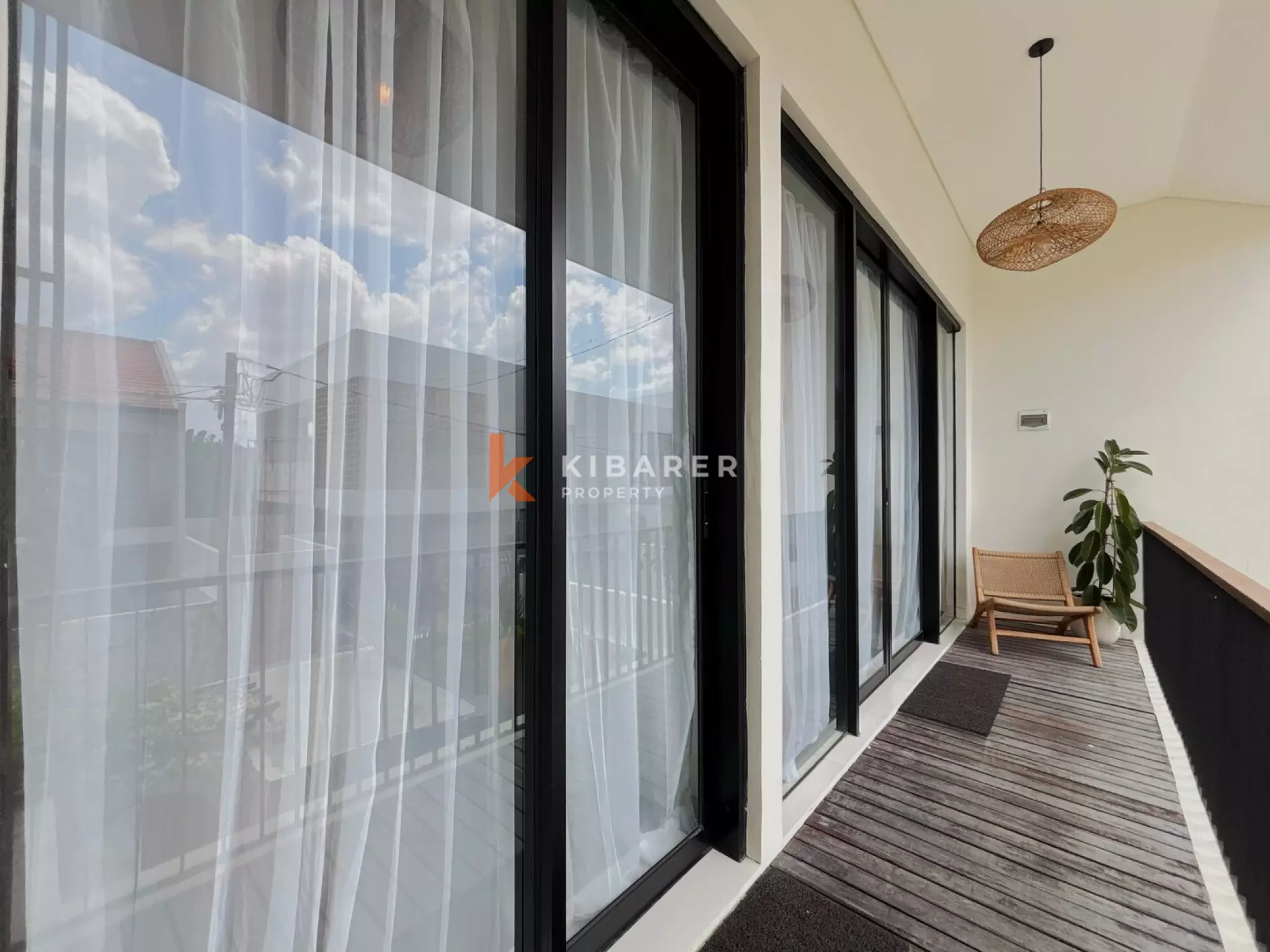 Villa Desain Modern Tiga Kamar Tidur dengan Kenyamanan dan Gaya di Canggu