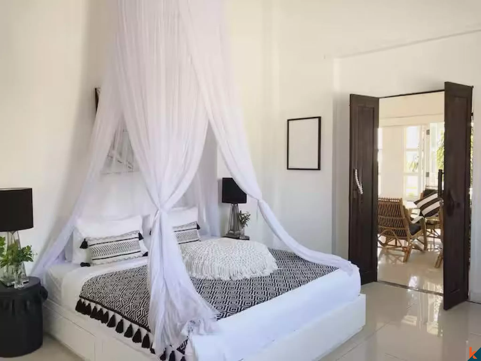 Vila Mewah Elegan dengan 5 Kamar Tidur di Berawa