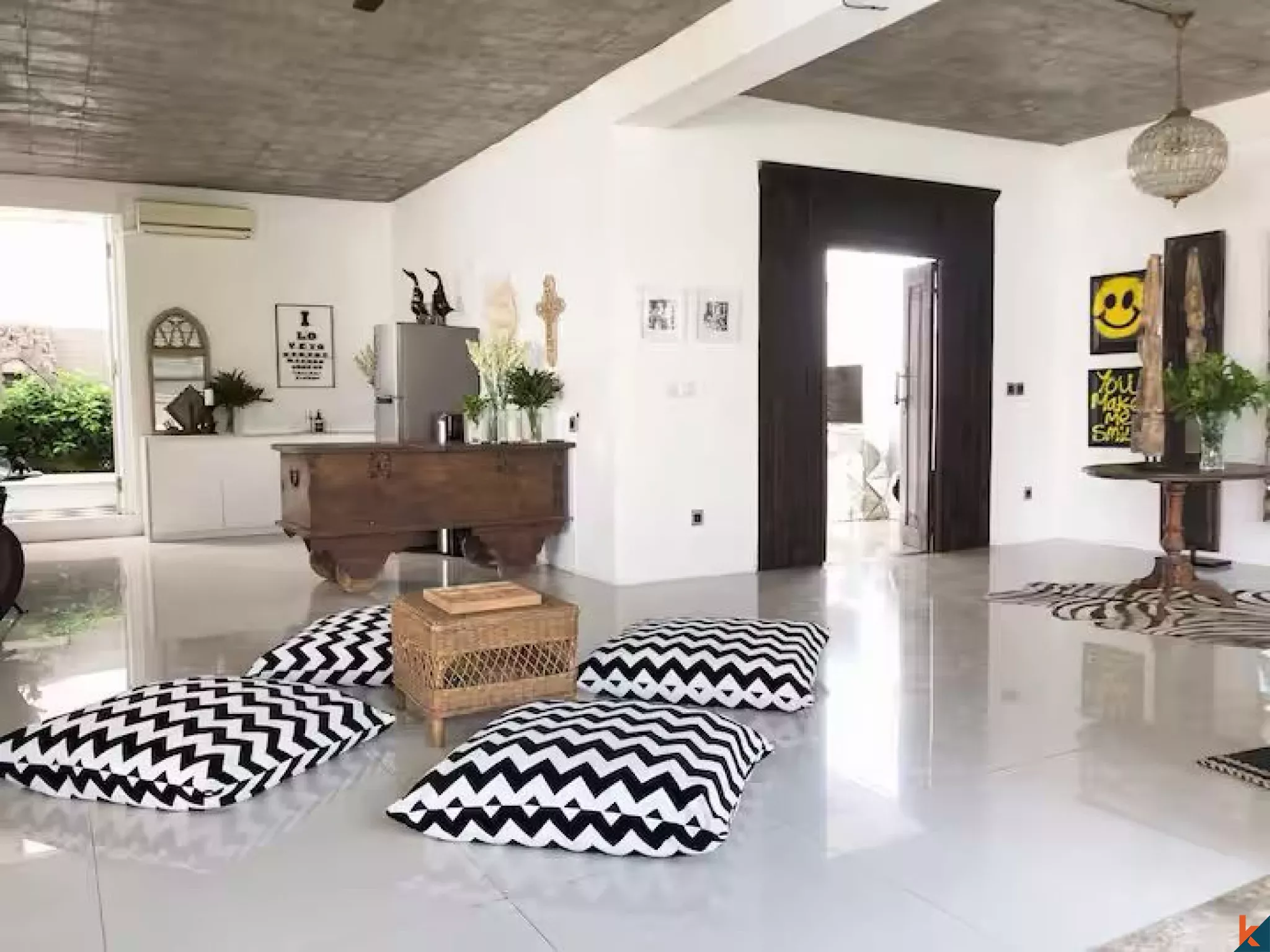 Vila Mewah Elegan dengan 5 Kamar Tidur di Berawa