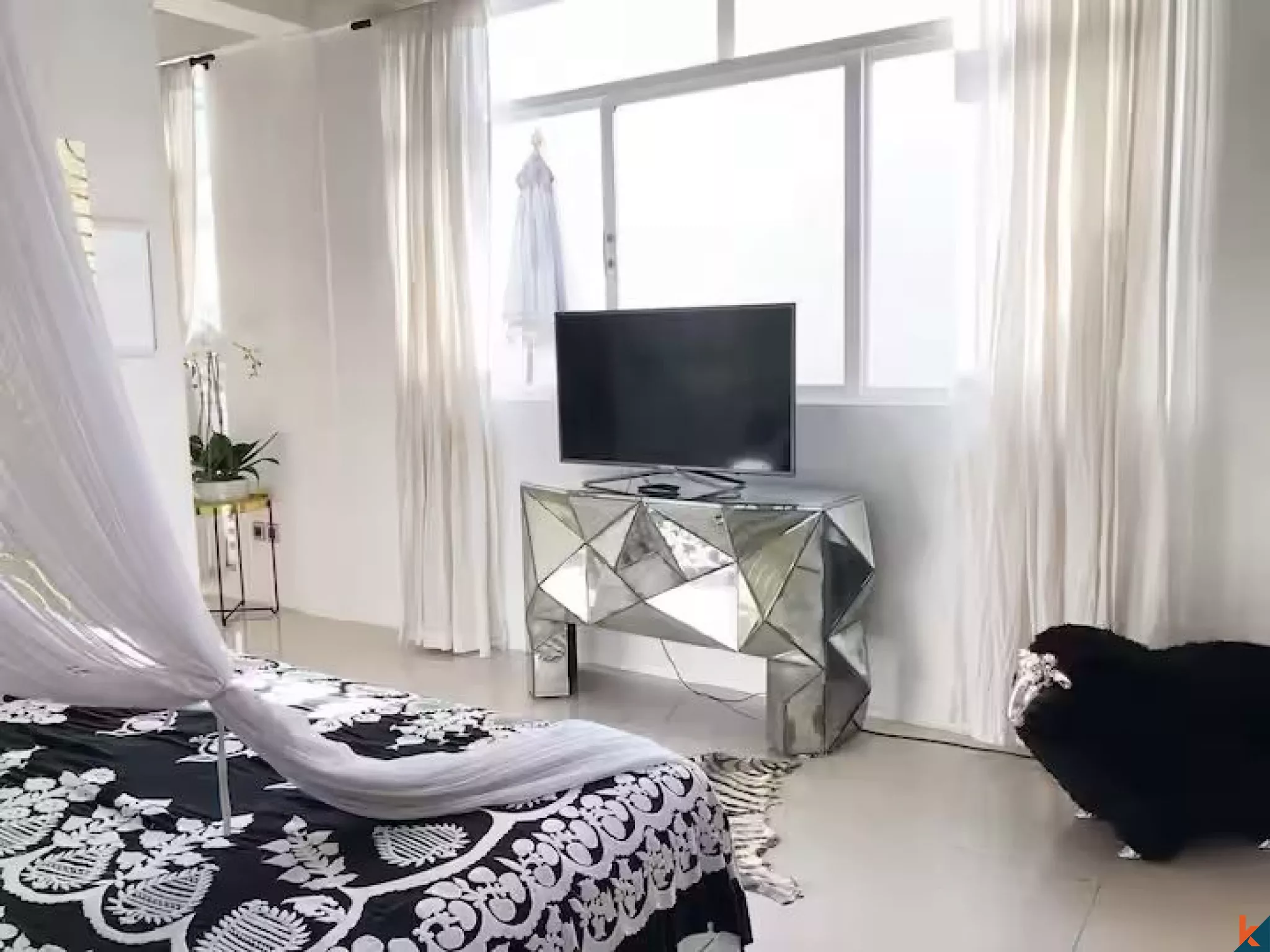 Vila Mewah Elegan dengan 5 Kamar Tidur di Berawa