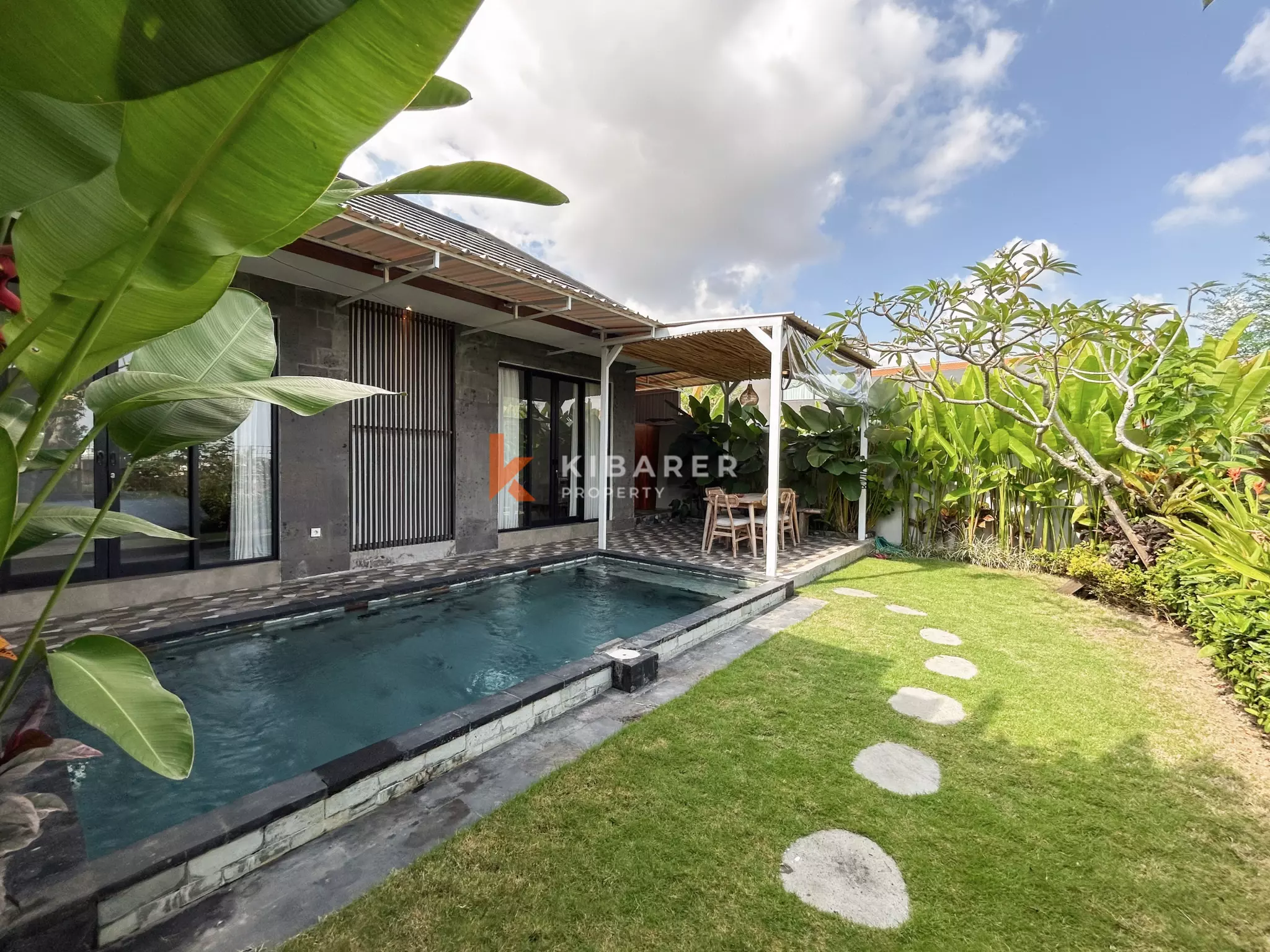 Charming Two-Bedroom Villa in Canggu – Tropical Modern Design