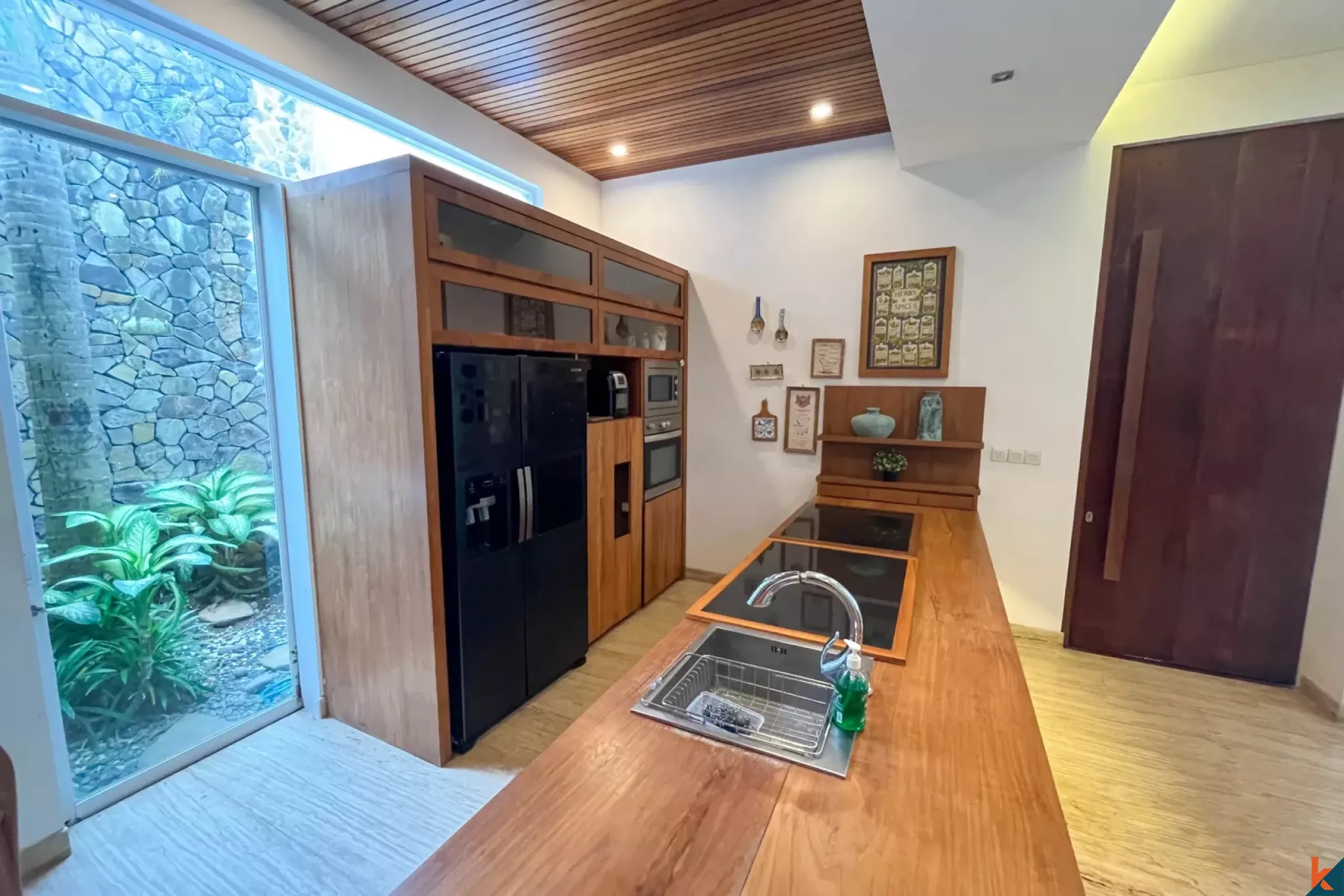 Villa moderne 3BR + bureau à Kerobokan