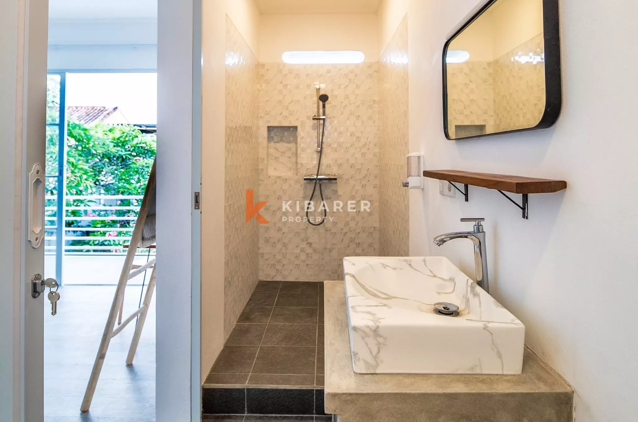 Spacious Entertainment Four-Bedrooms Enclosed Living Villa in Prime Berawa