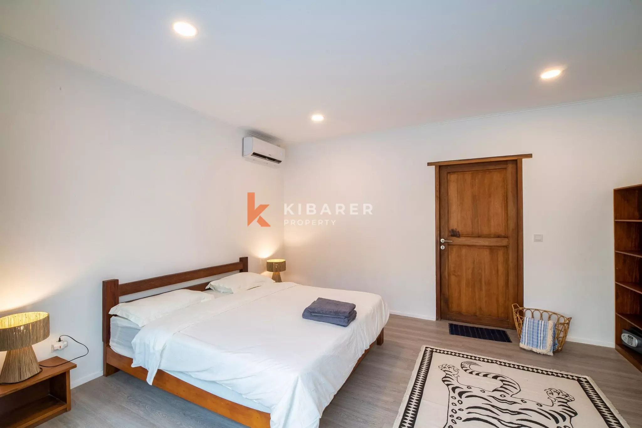 Spacious Entertainment Four-Bedrooms Enclosed Living Villa in Prime Berawa