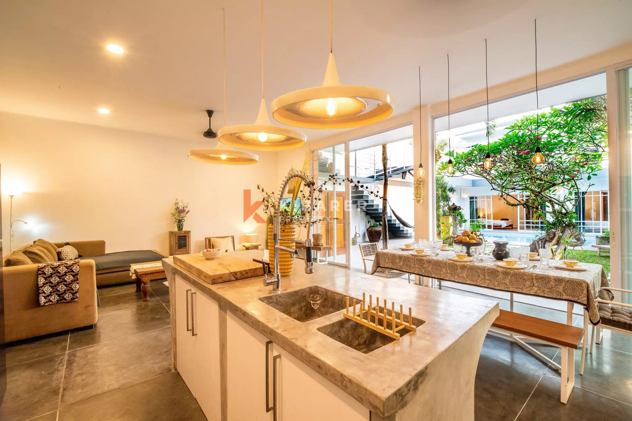 Spacious Entertainment Four-Bedrooms Enclosed Living Villa in Prime Berawa