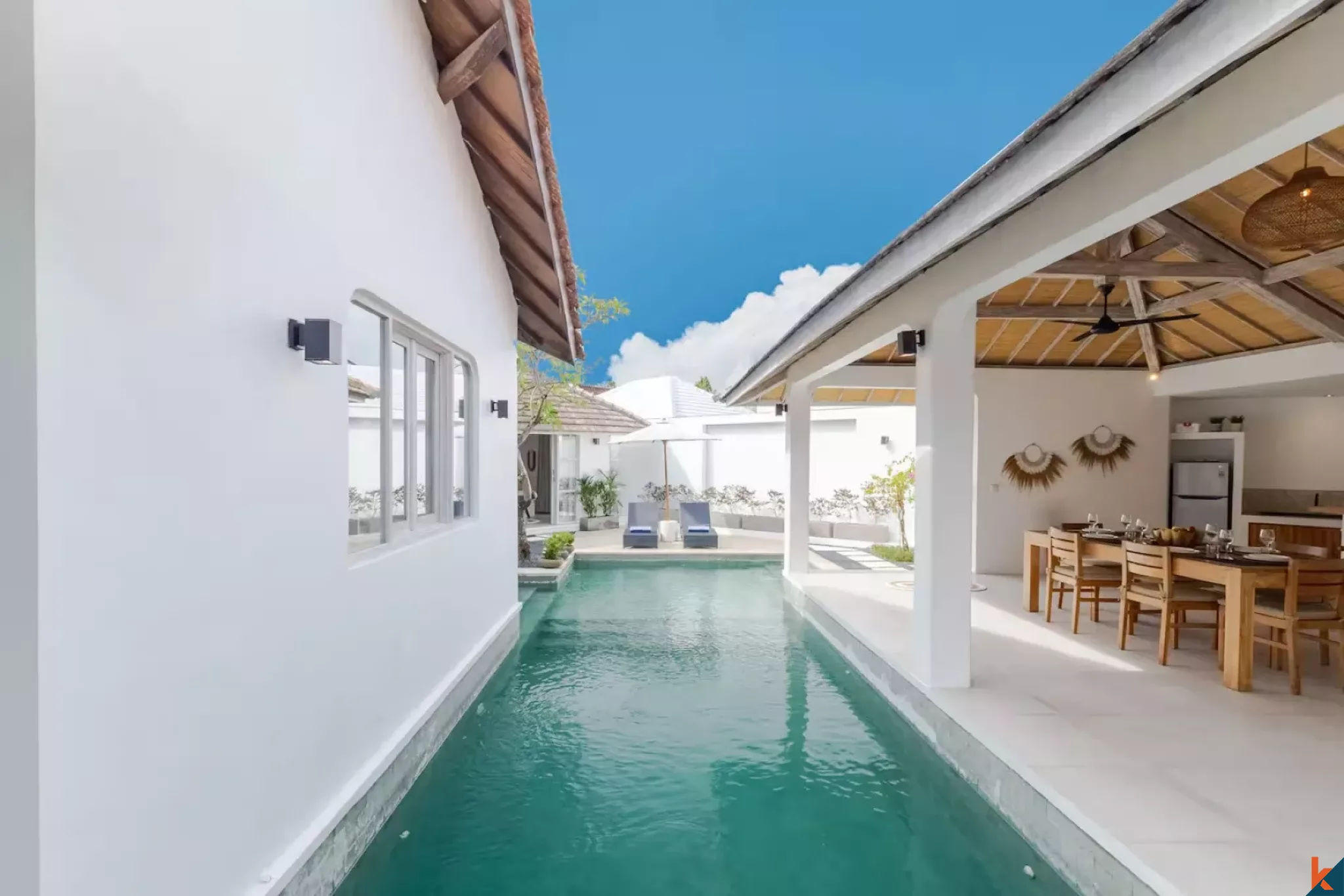 Villa de trois chambres à coucher en bail emphytéotique, située en plein centre de Seminyak–Legian