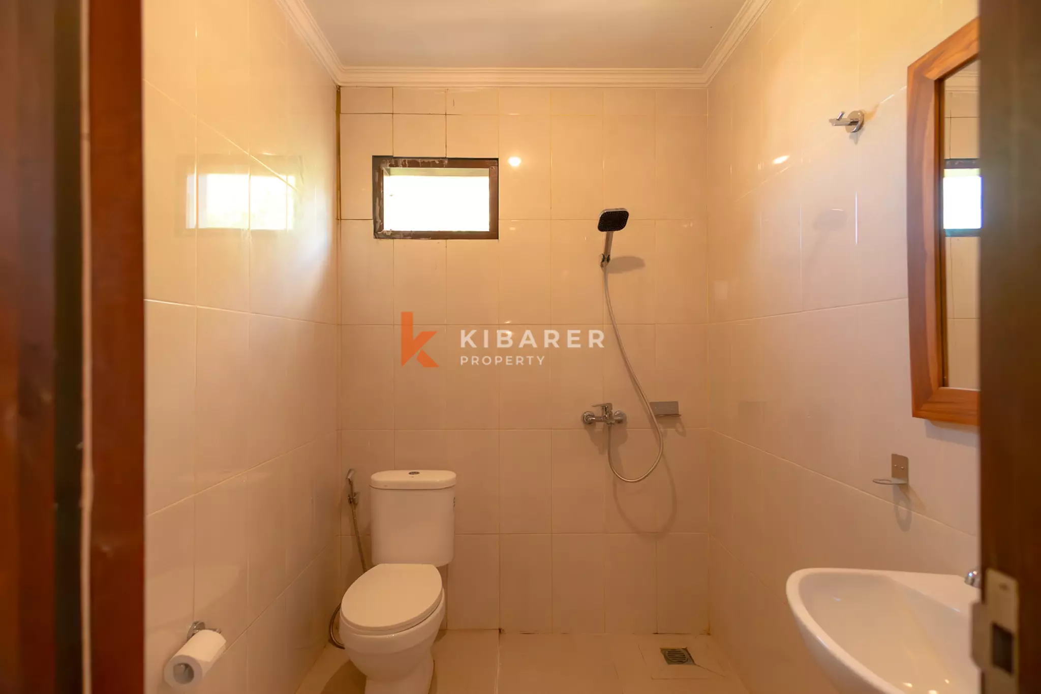 Elegant Fresh Four Bedroom Villa with Tropical Charm in Ungasan