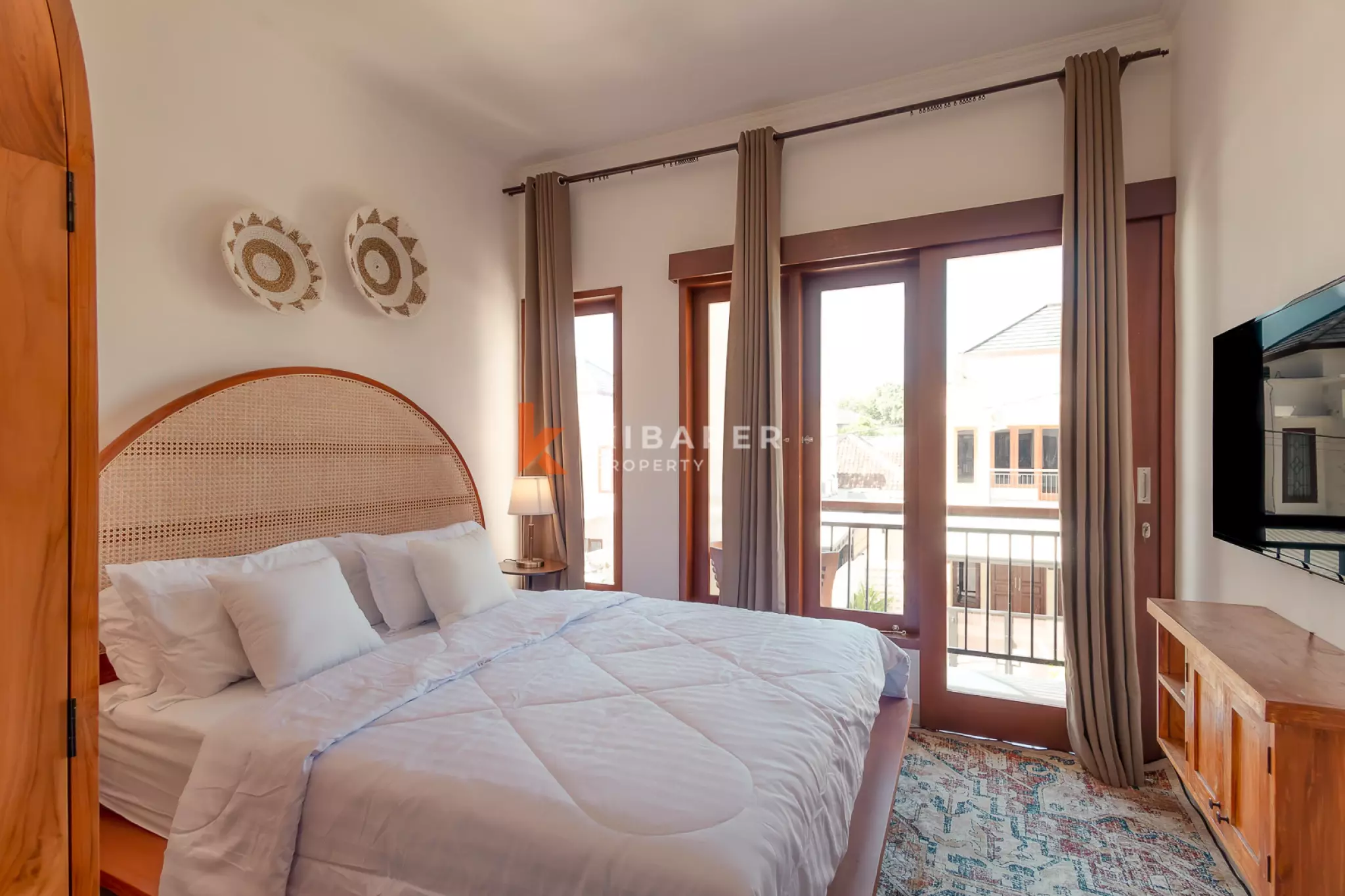 Elegant Fresh Four Bedroom Villa with Tropical Charm in Ungasan