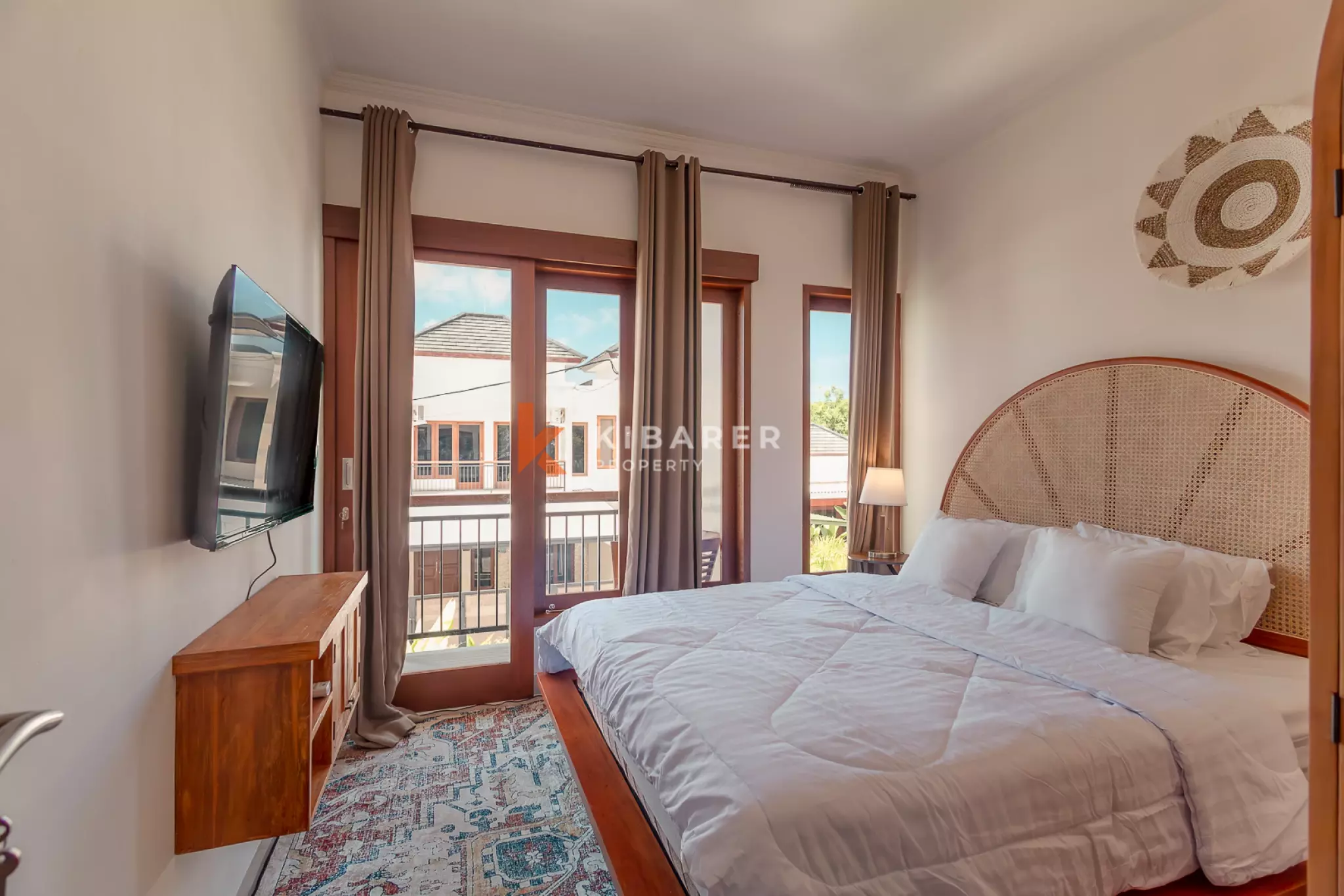 Elegant Fresh Four Bedroom Villa with Tropical Charm in Ungasan
