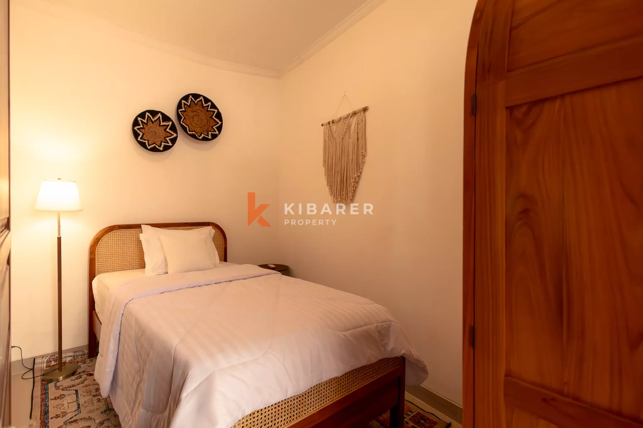 Elegant Fresh Four Bedroom Villa with Tropical Charm in Ungasan