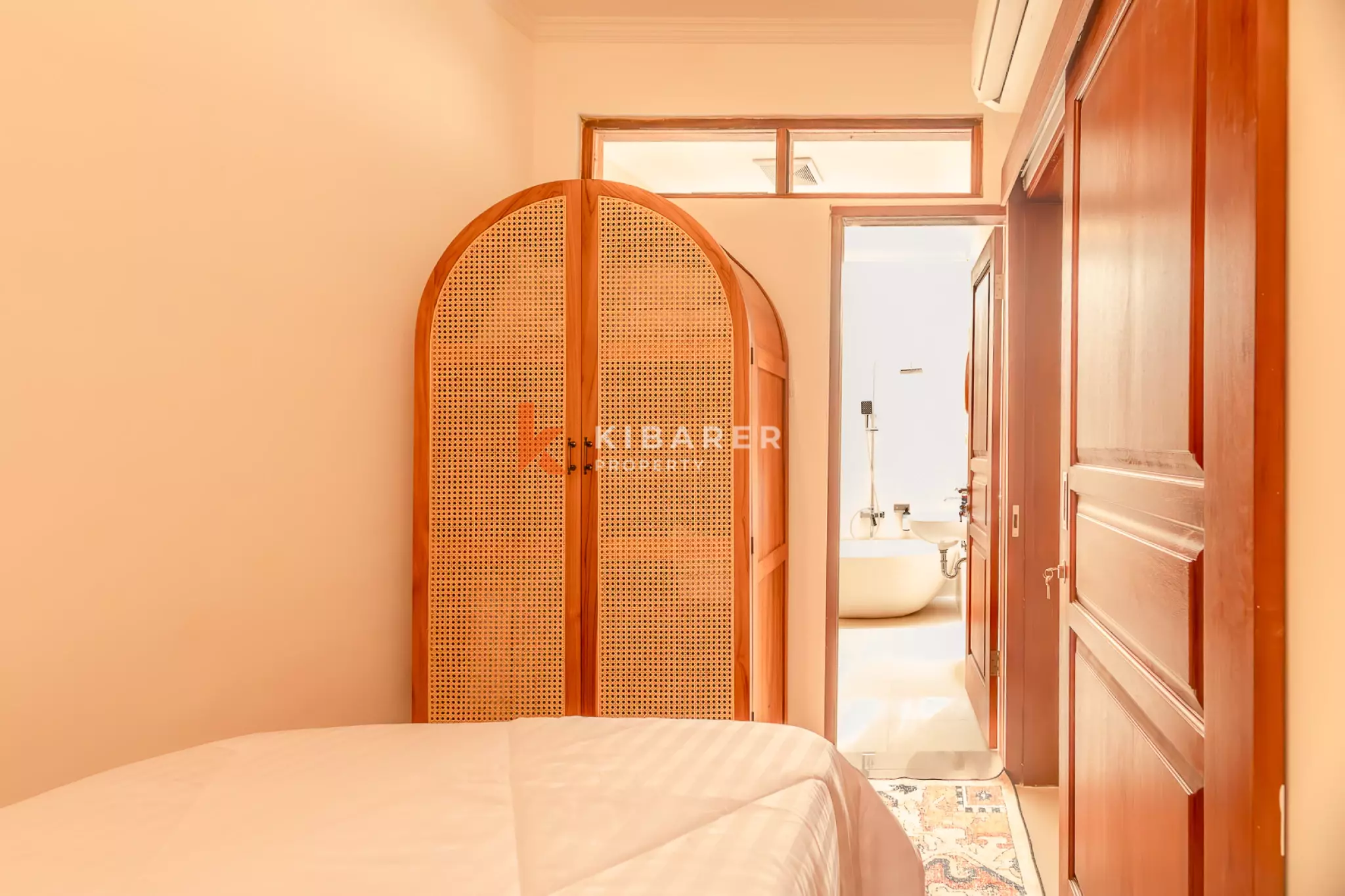 Elegant Fresh Four Bedroom Villa with Tropical Charm in Ungasan