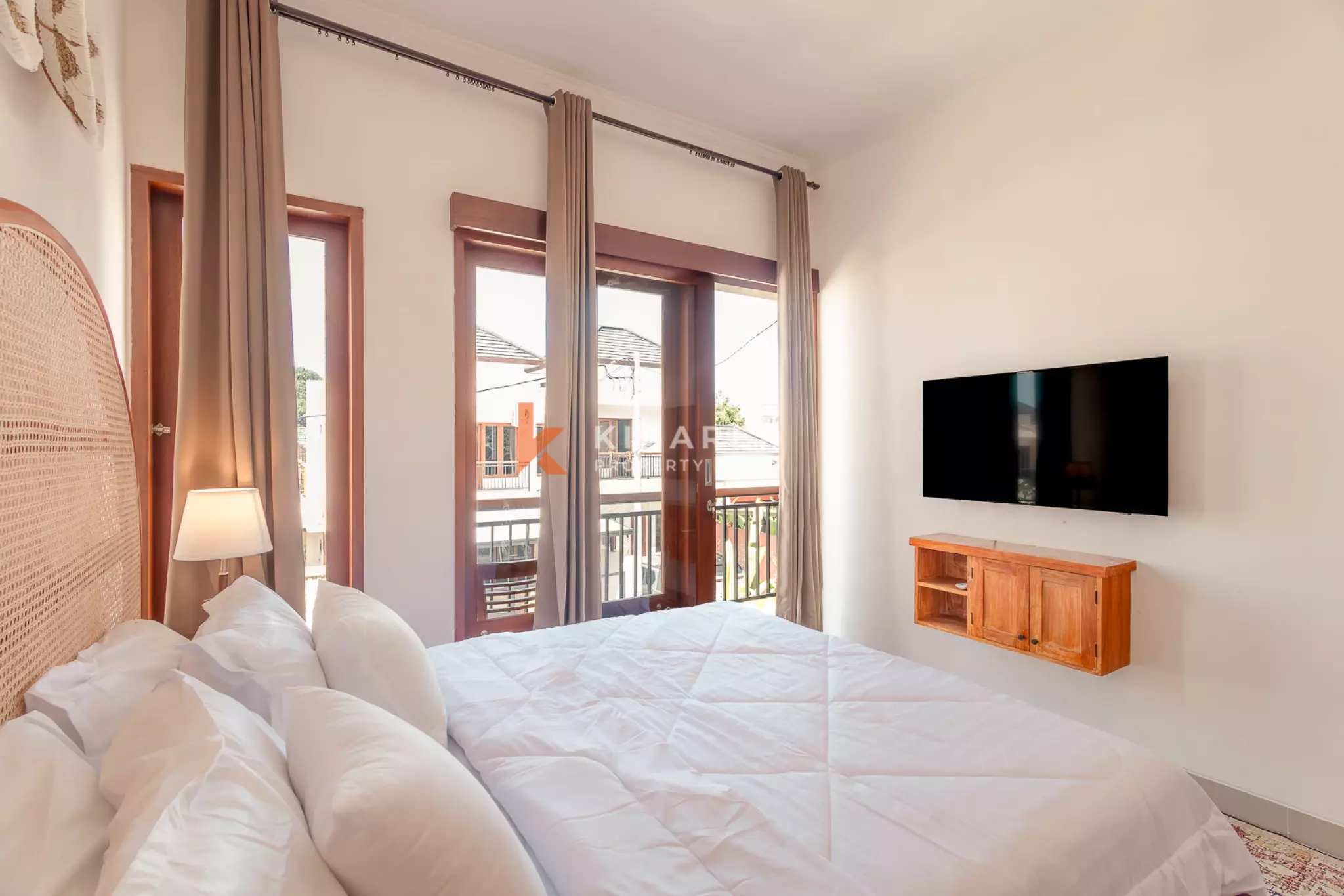 Elegant Fresh Four Bedroom Villa with Tropical Charm in Ungasan
