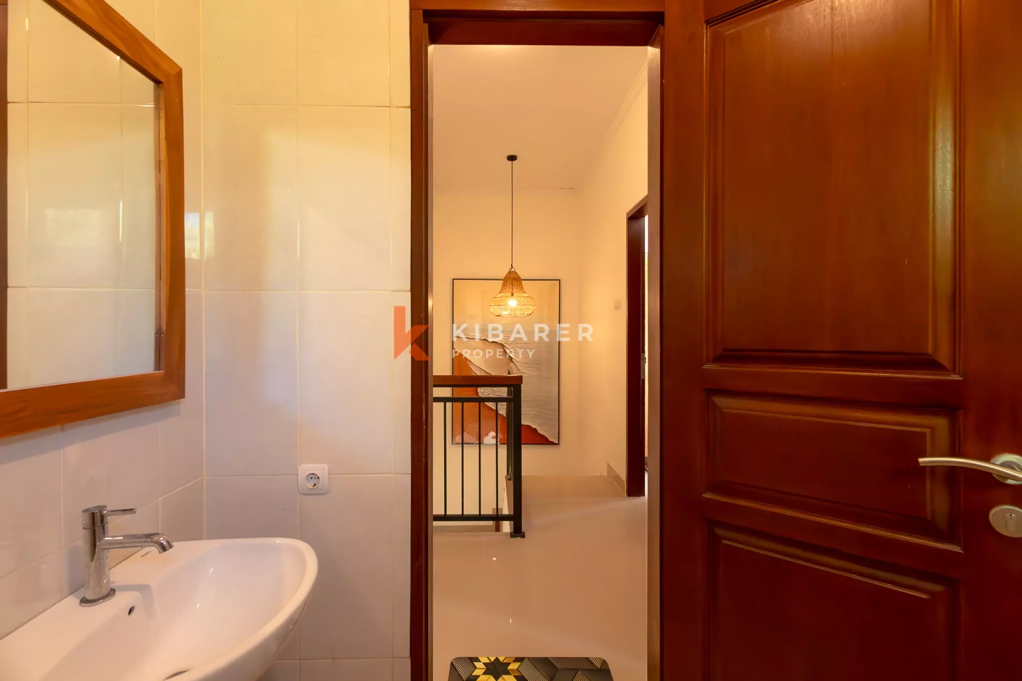 Elegant Fresh Four Bedroom Villa with Tropical Charm in Ungasan