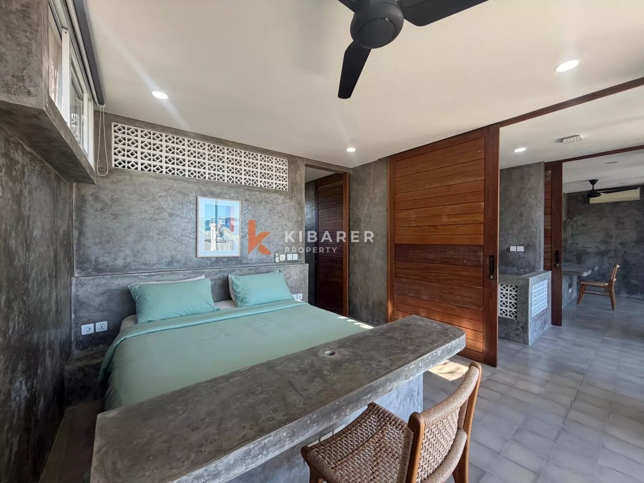 Vila Tiga Kamar Tidur Kontemporer Perkotaan di Tumbak Bayuh - Pererenan