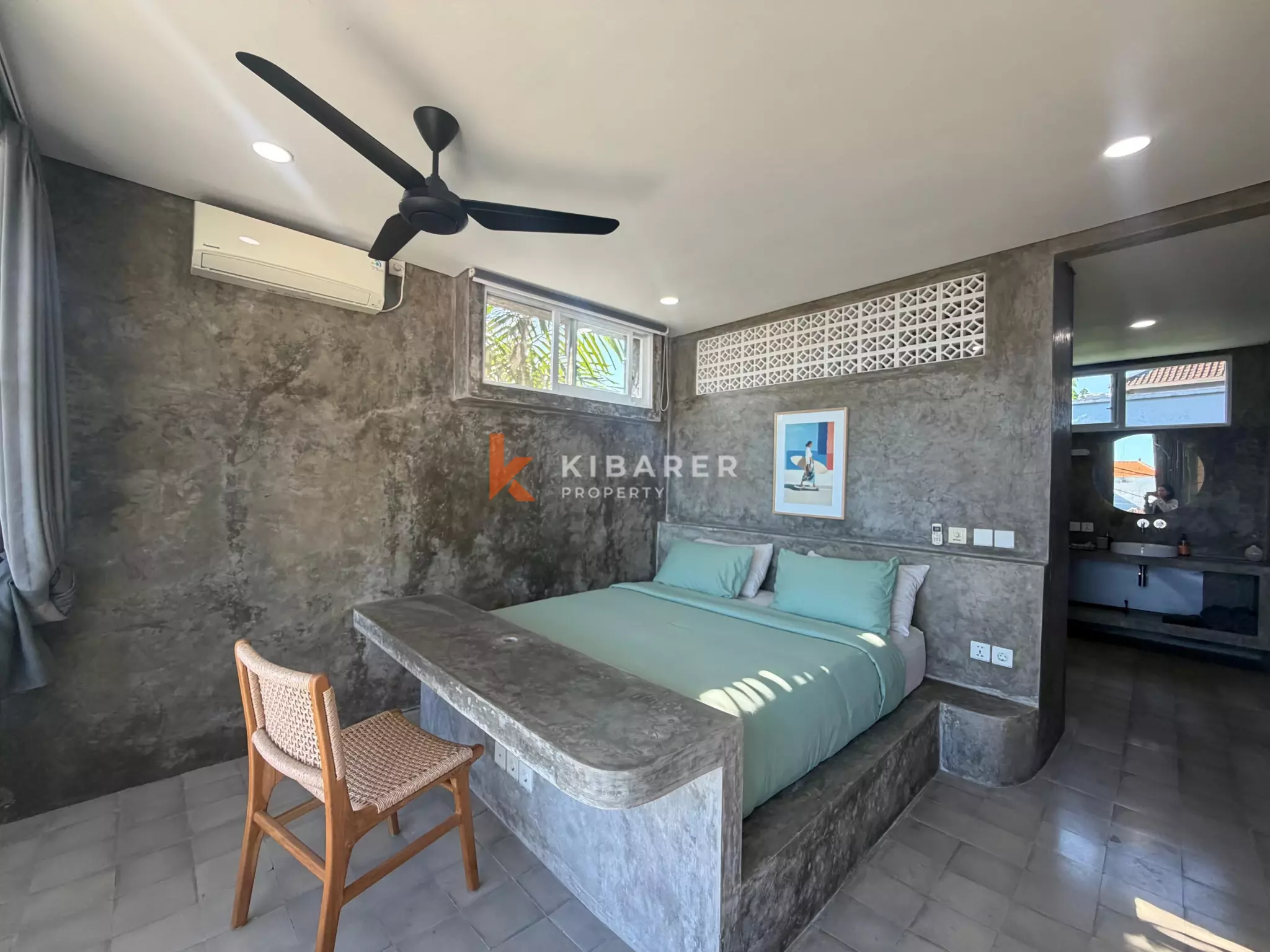 Vila Tiga Kamar Tidur Kontemporer Perkotaan di Tumbak Bayuh - Pererenan