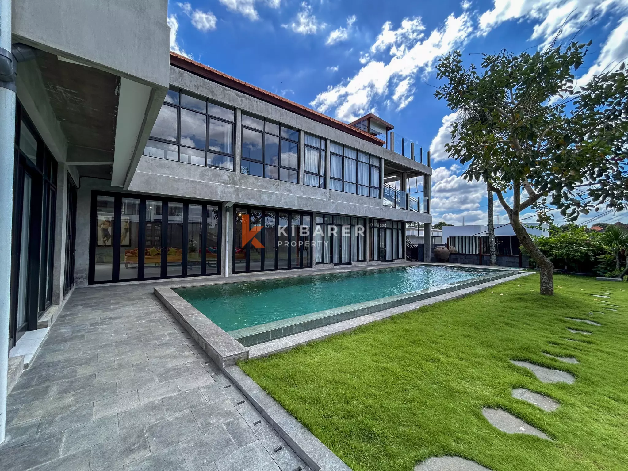 Modern Industrial Five-Bedroom Luxury Villa with Pool in Nyanyi