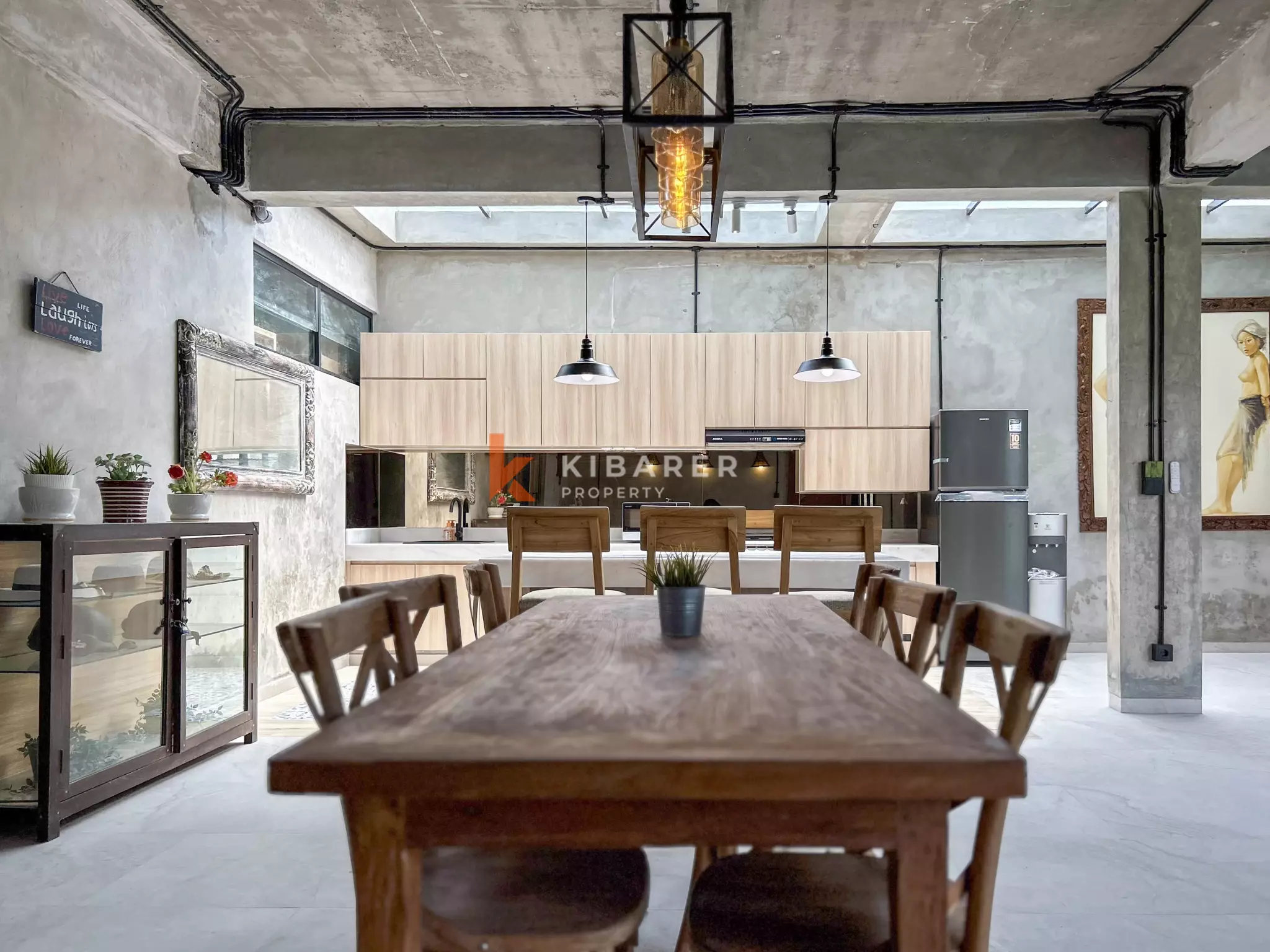 Modern Industrial Five-Bedroom Luxury Villa with Pool in Nyanyi