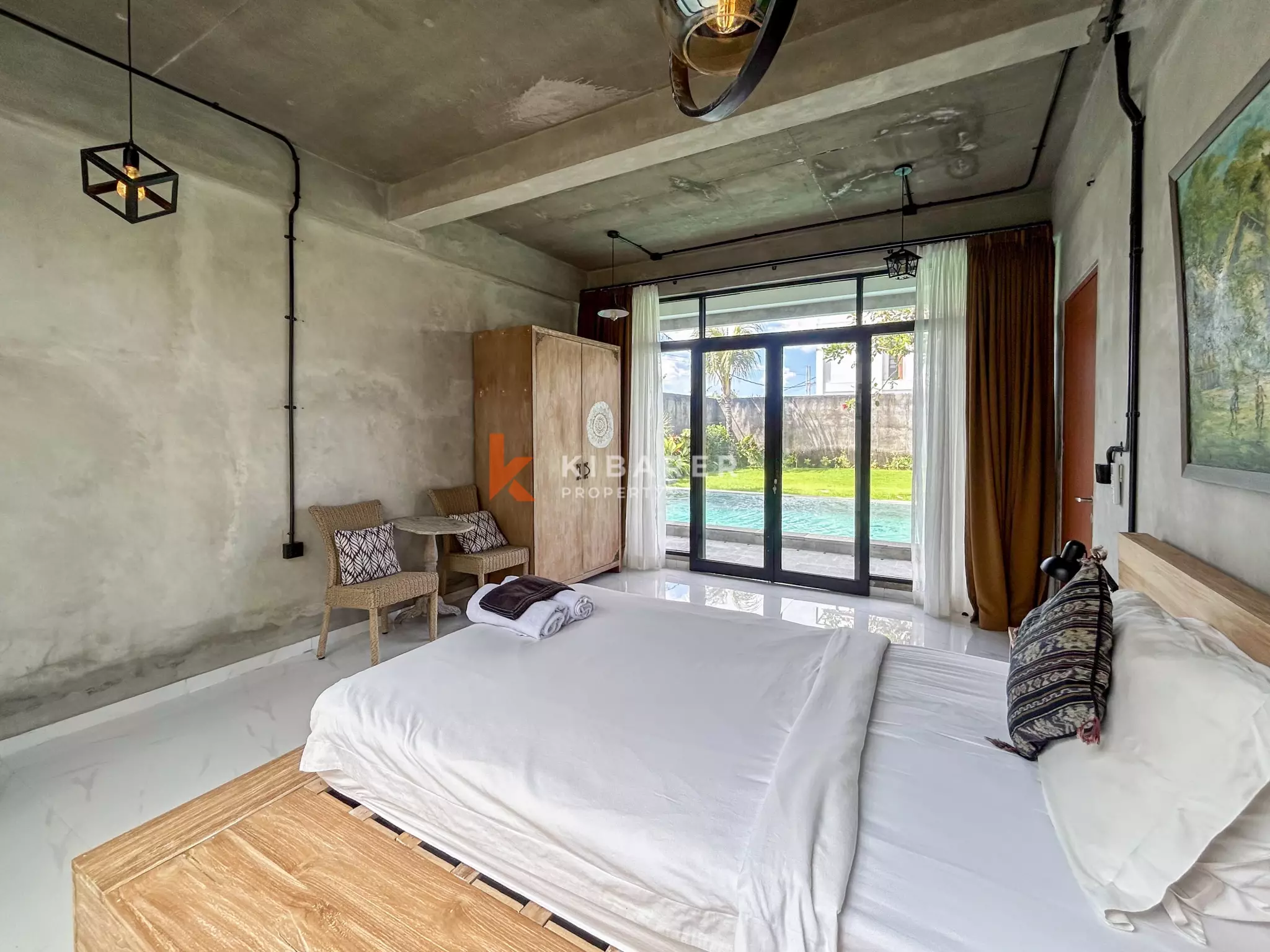 Modern Industrial Five-Bedroom Luxury Villa with Pool in Nyanyi