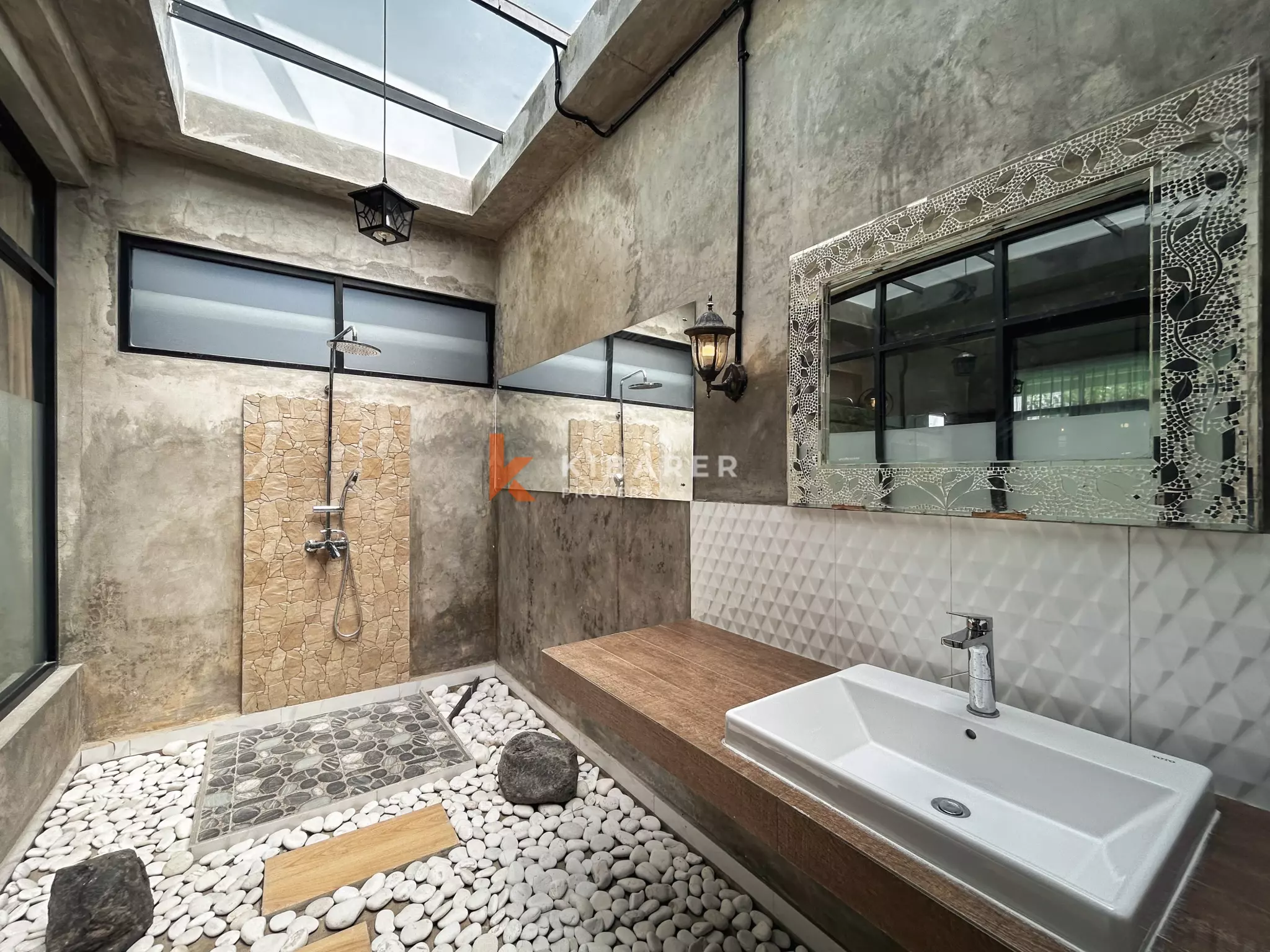 Modern Industrial Five-Bedroom Luxury Villa with Pool in Nyanyi