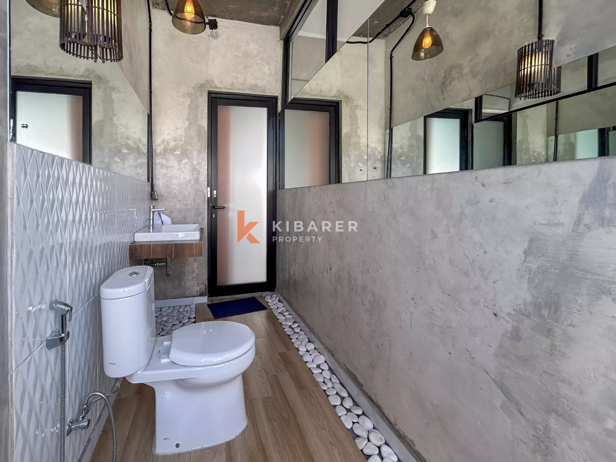 Modern Industrial Five-Bedroom Luxury Villa with Pool in Nyanyi
