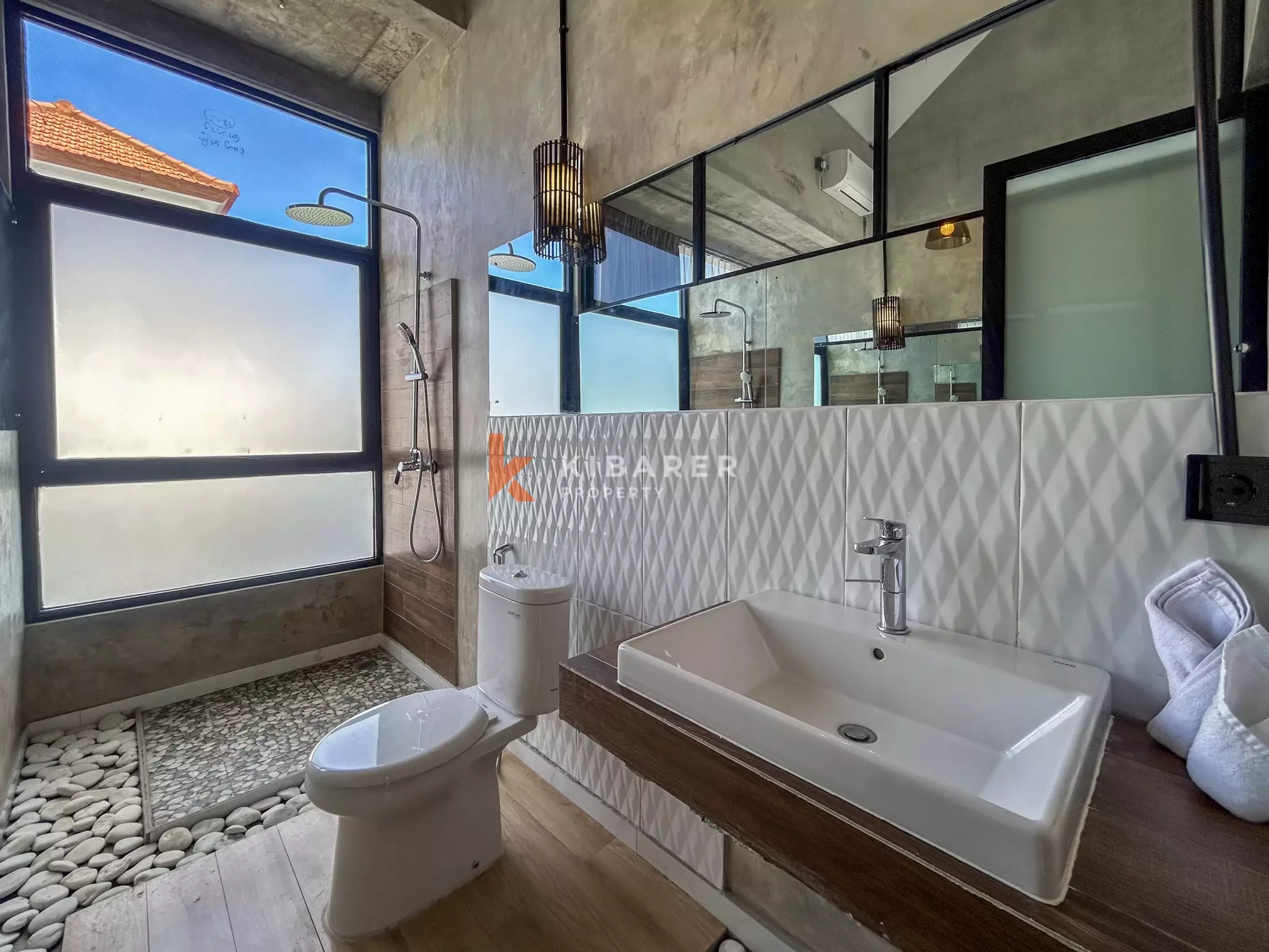 Modern Industrial Five-Bedroom Luxury Villa with Pool in Nyanyi