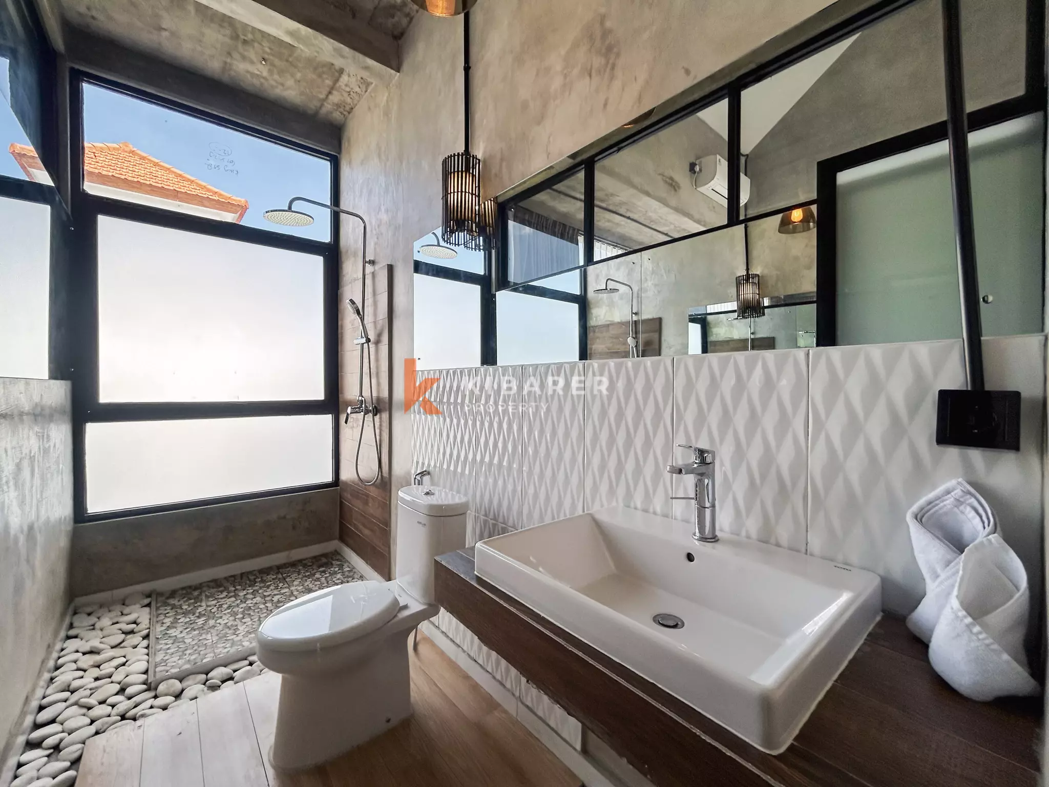 Modern Industrial Five-Bedroom Luxury Villa with Pool in Nyanyi