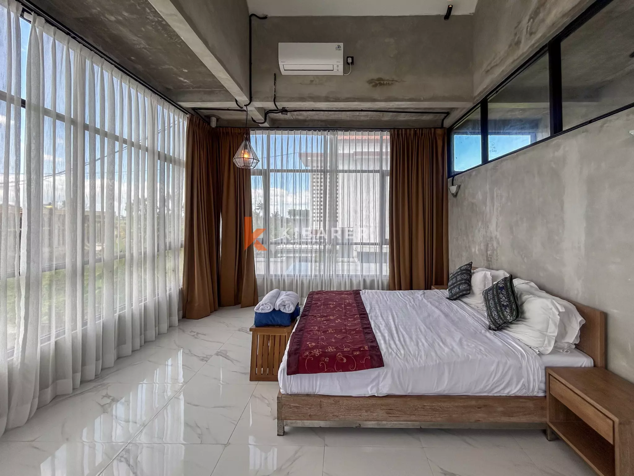 Modern Industrial Five-Bedroom Luxury Villa with Pool in Nyanyi