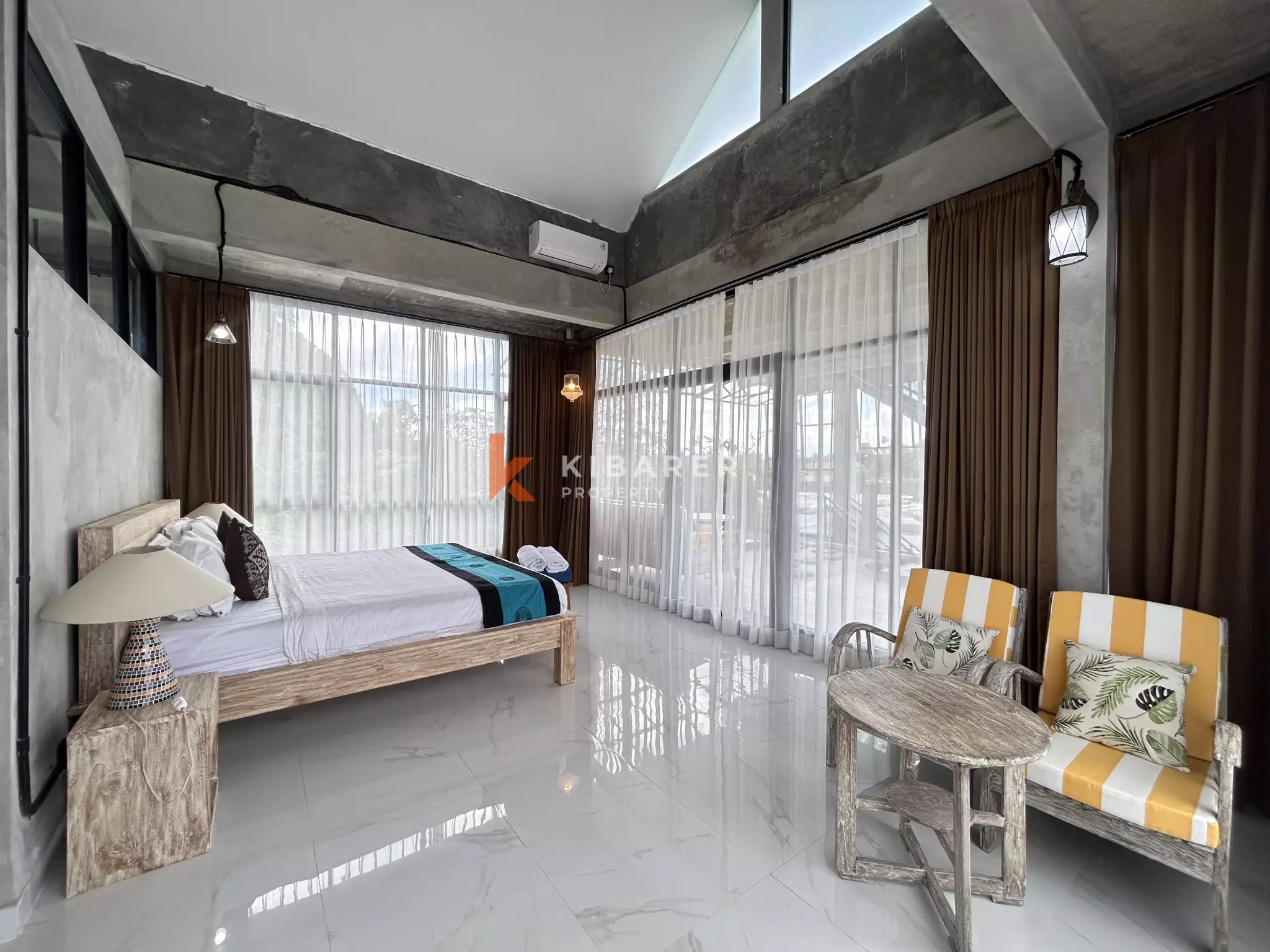 Modern Industrial Five-Bedroom Luxury Villa with Pool in Nyanyi