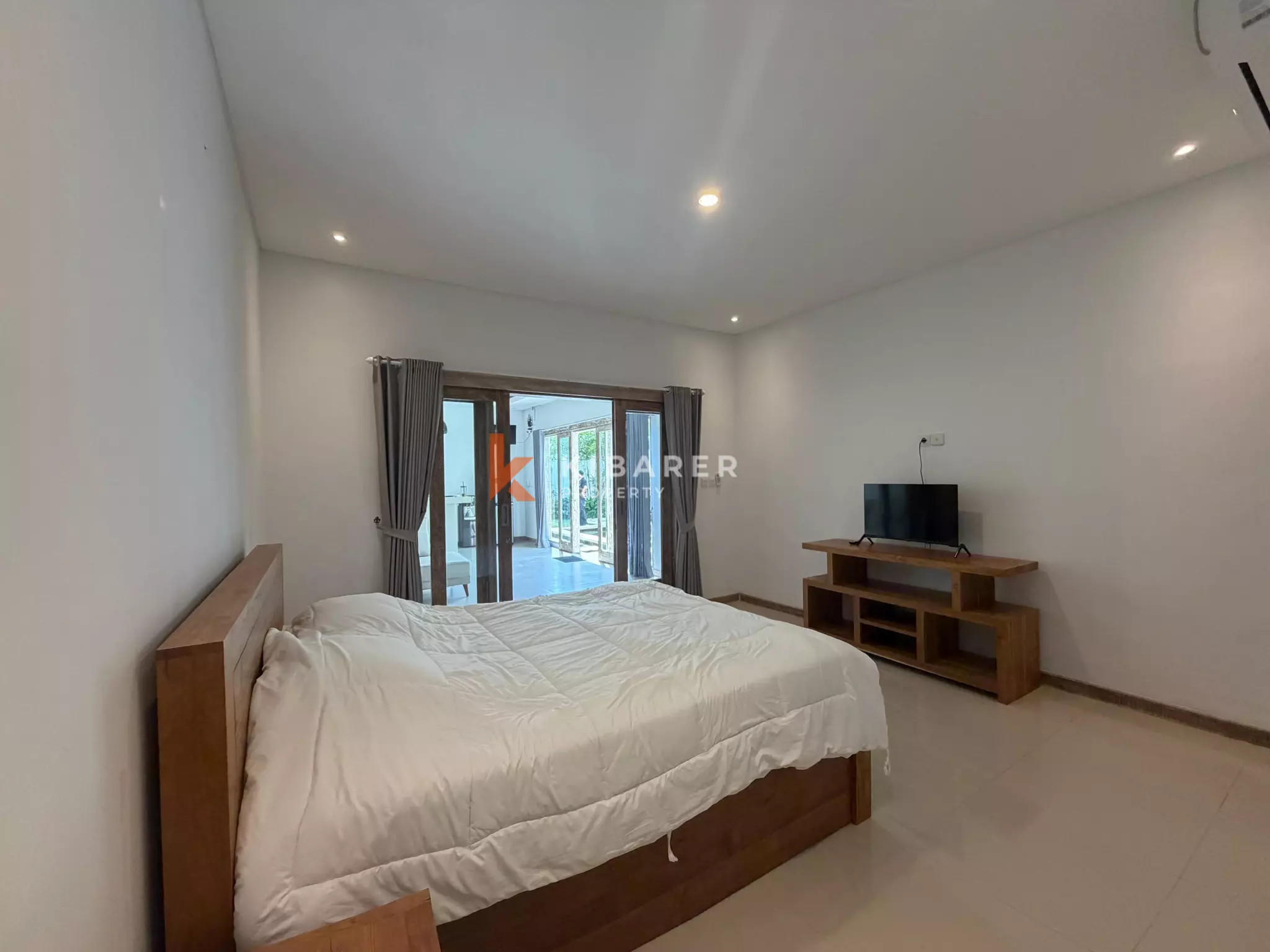 Villa Sederhana Dua Kamar Tidur di Tumbak Bayuh Dekat Pantai Pererenan