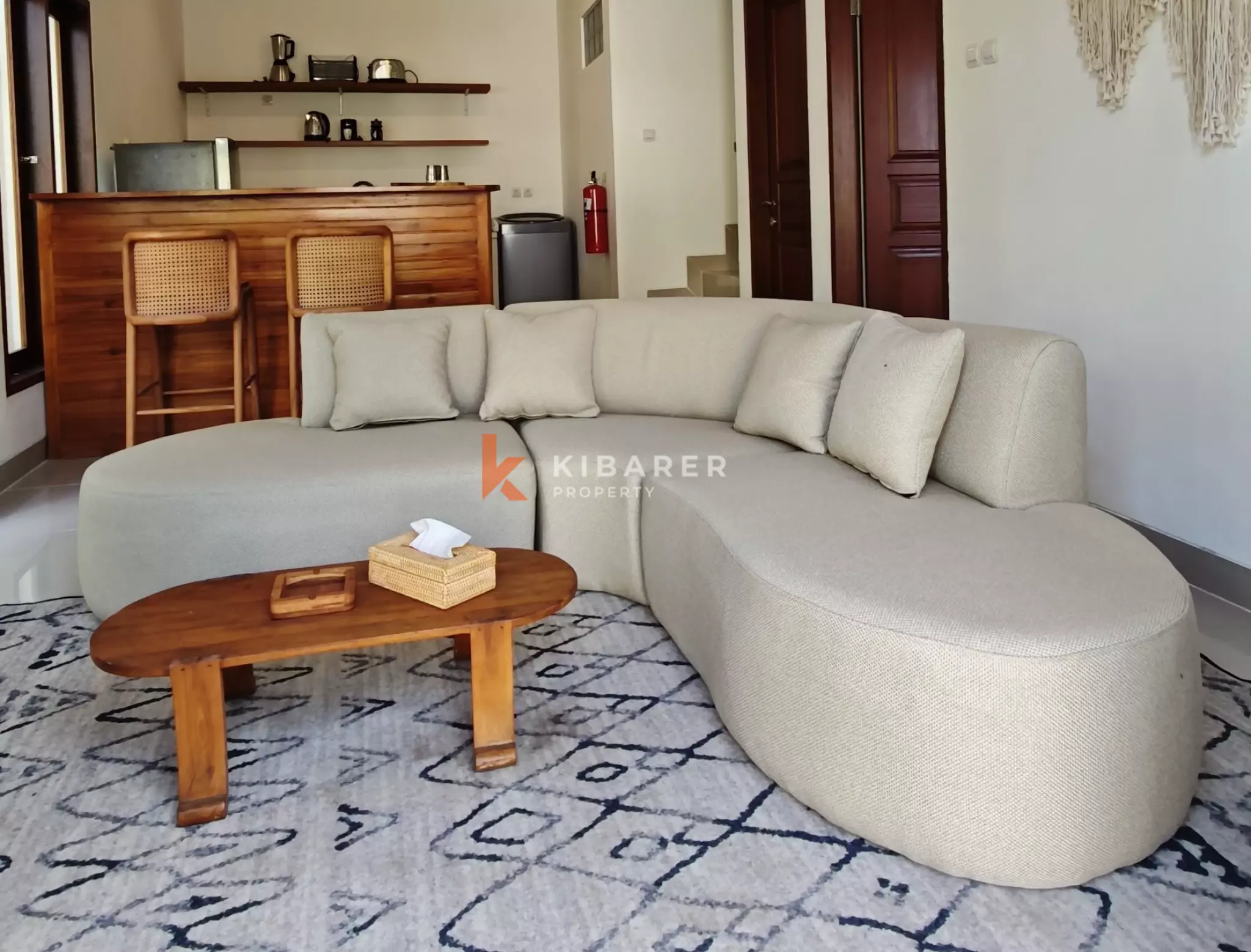Elegant Fresh Four Bedroom Villa with Tropical Charm in Ungasan