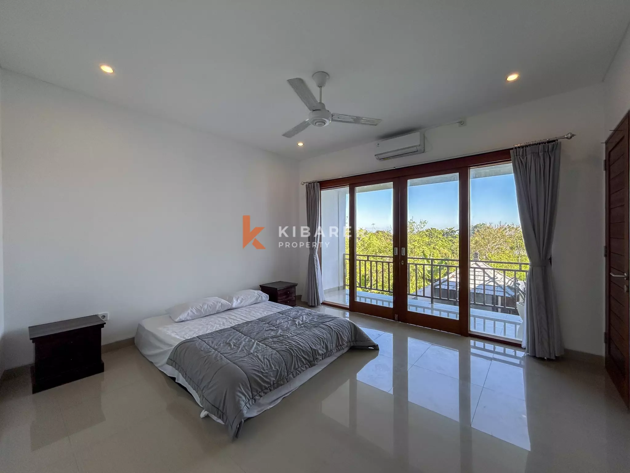 Villa Bali Nyaman dengan Tiga Kamar Tidur dan Rooftop di Buduk