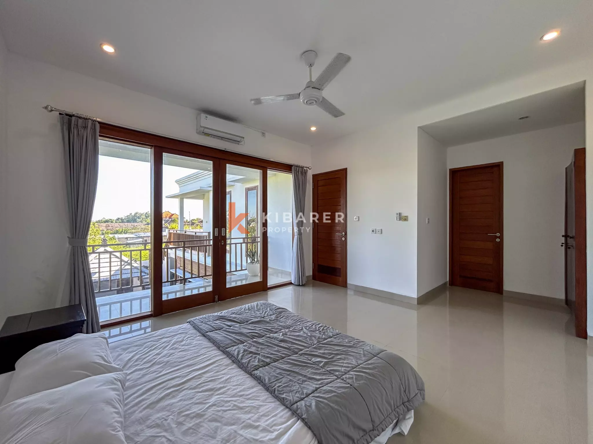 Villa Bali Nyaman dengan Tiga Kamar Tidur dan Rooftop di Buduk
