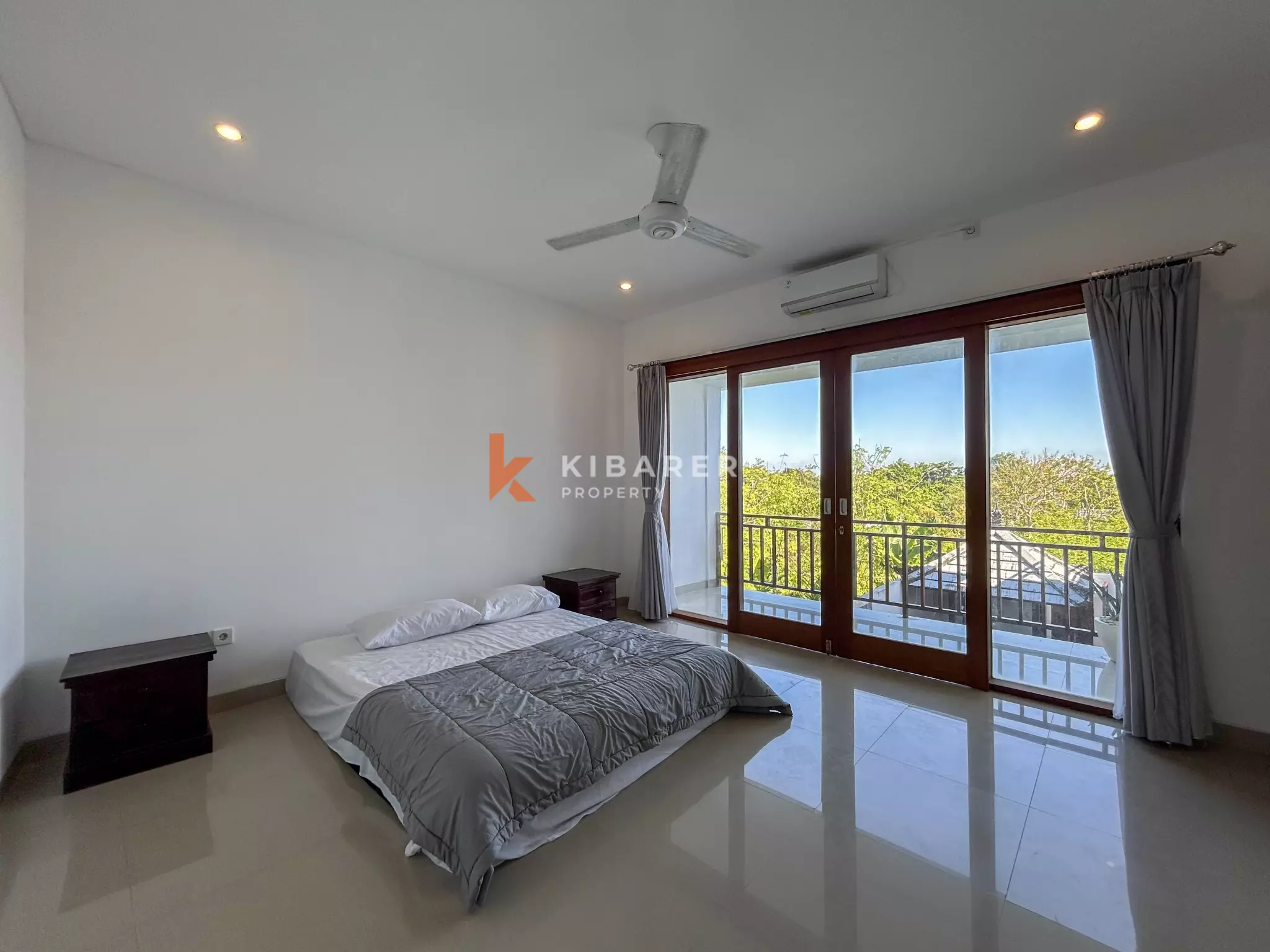Villa Bali Nyaman dengan Tiga Kamar Tidur dan Rooftop di Buduk