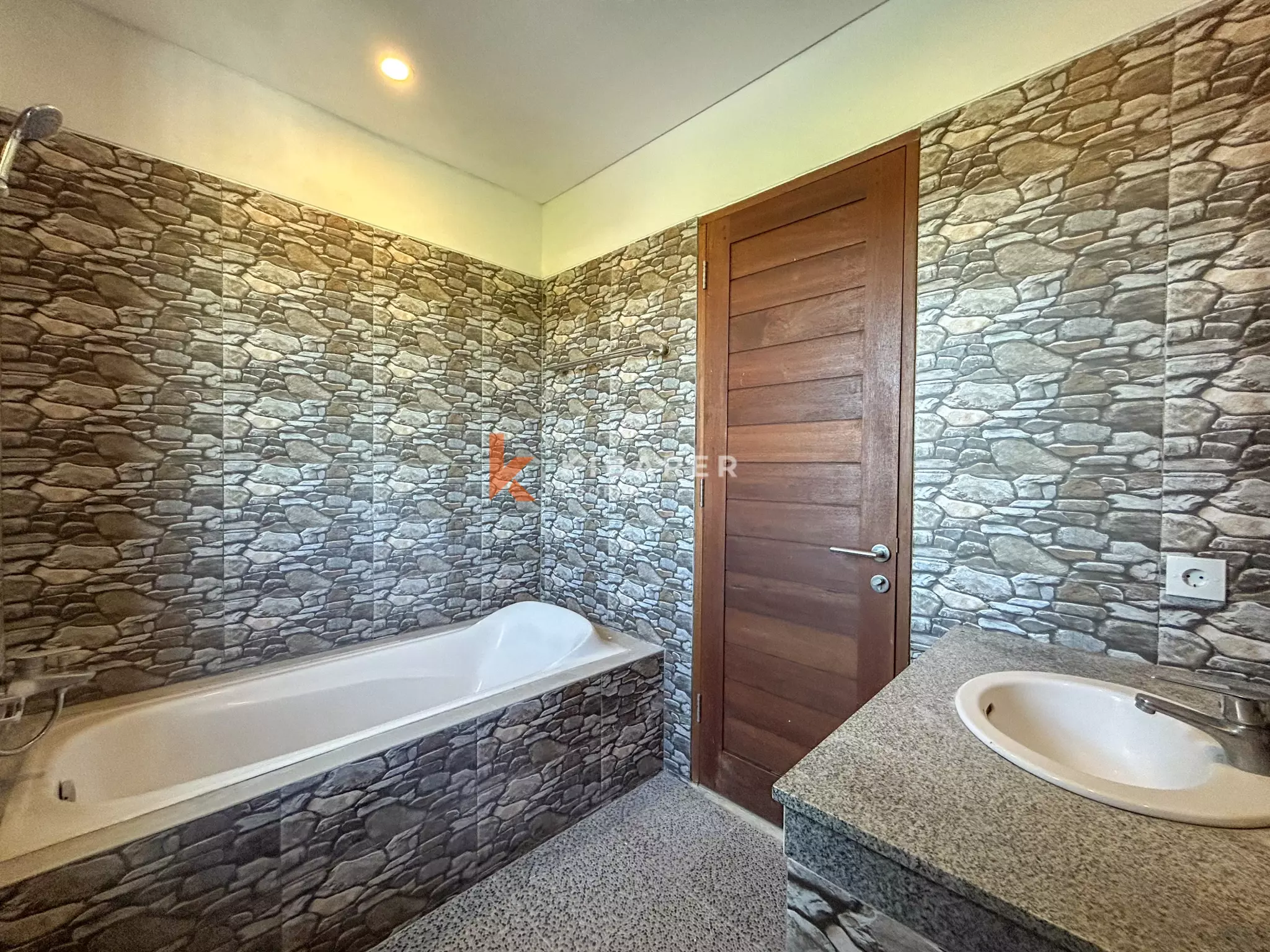 Villa Bali Nyaman dengan Tiga Kamar Tidur dan Rooftop di Buduk