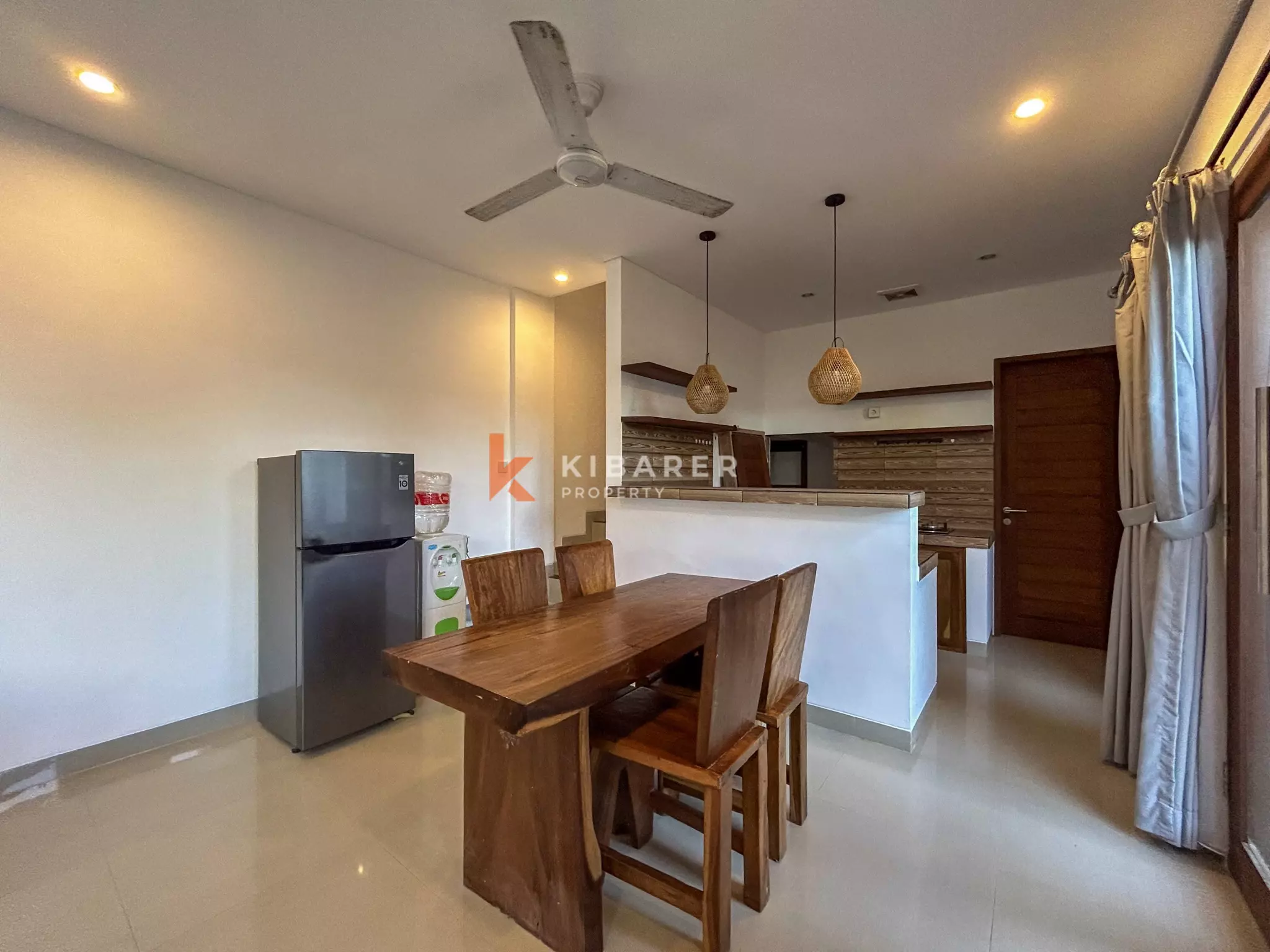 Villa Bali Nyaman dengan Tiga Kamar Tidur dan Rooftop di Buduk
