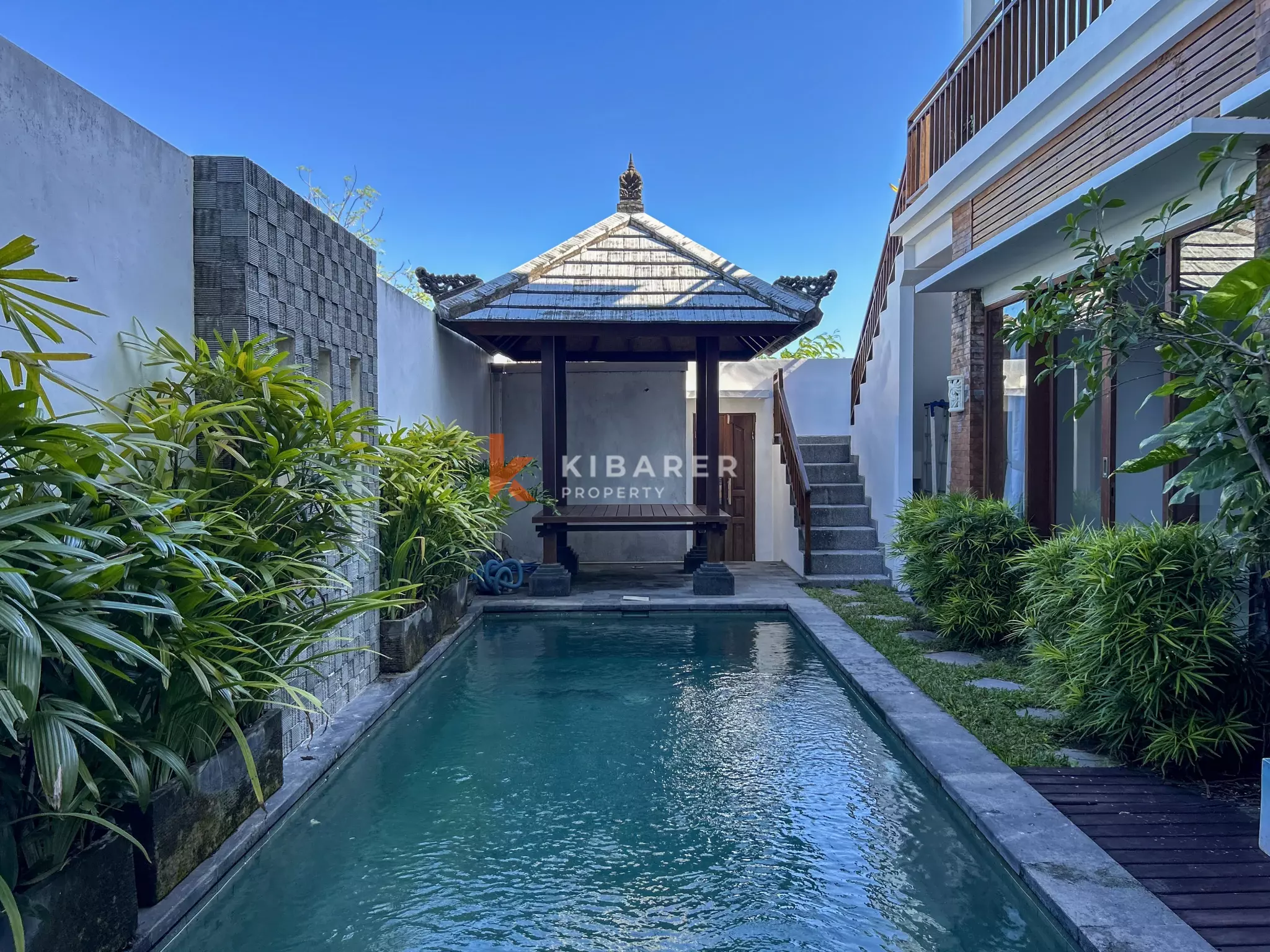 Villa Bali Nyaman dengan Tiga Kamar Tidur dan Rooftop di Buduk